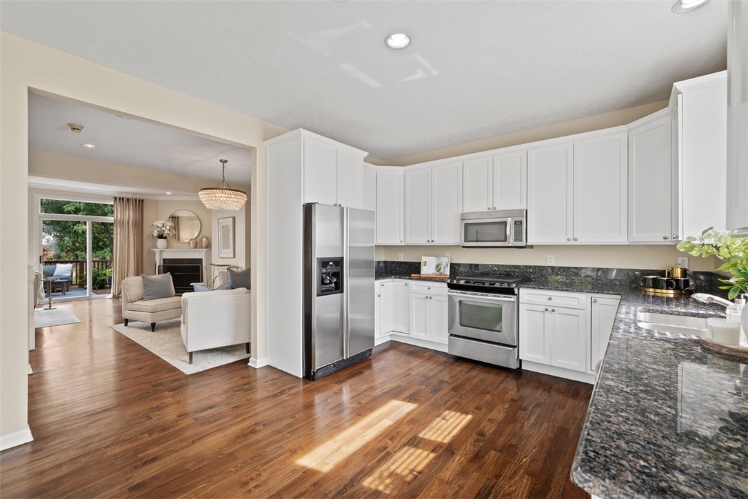 7 Waterside Place