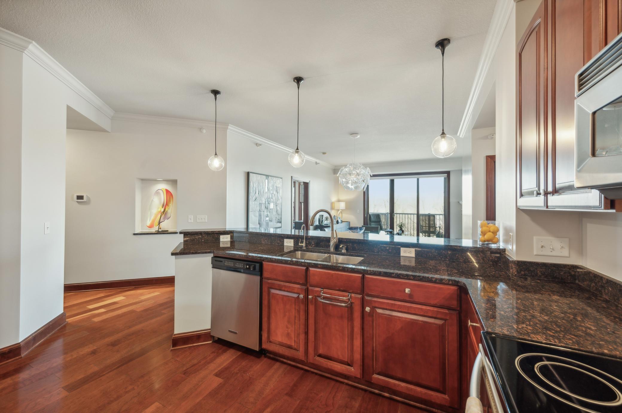 3110 N Chestnut Street Unit: 214