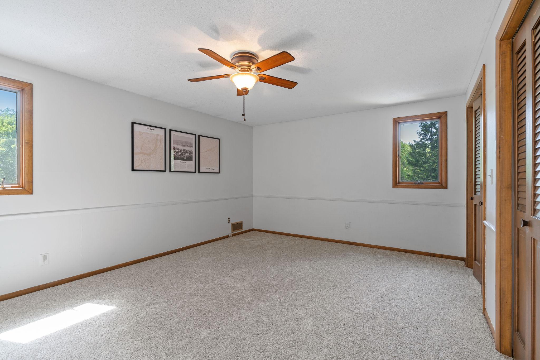 2105 Walnut Grove Lane N