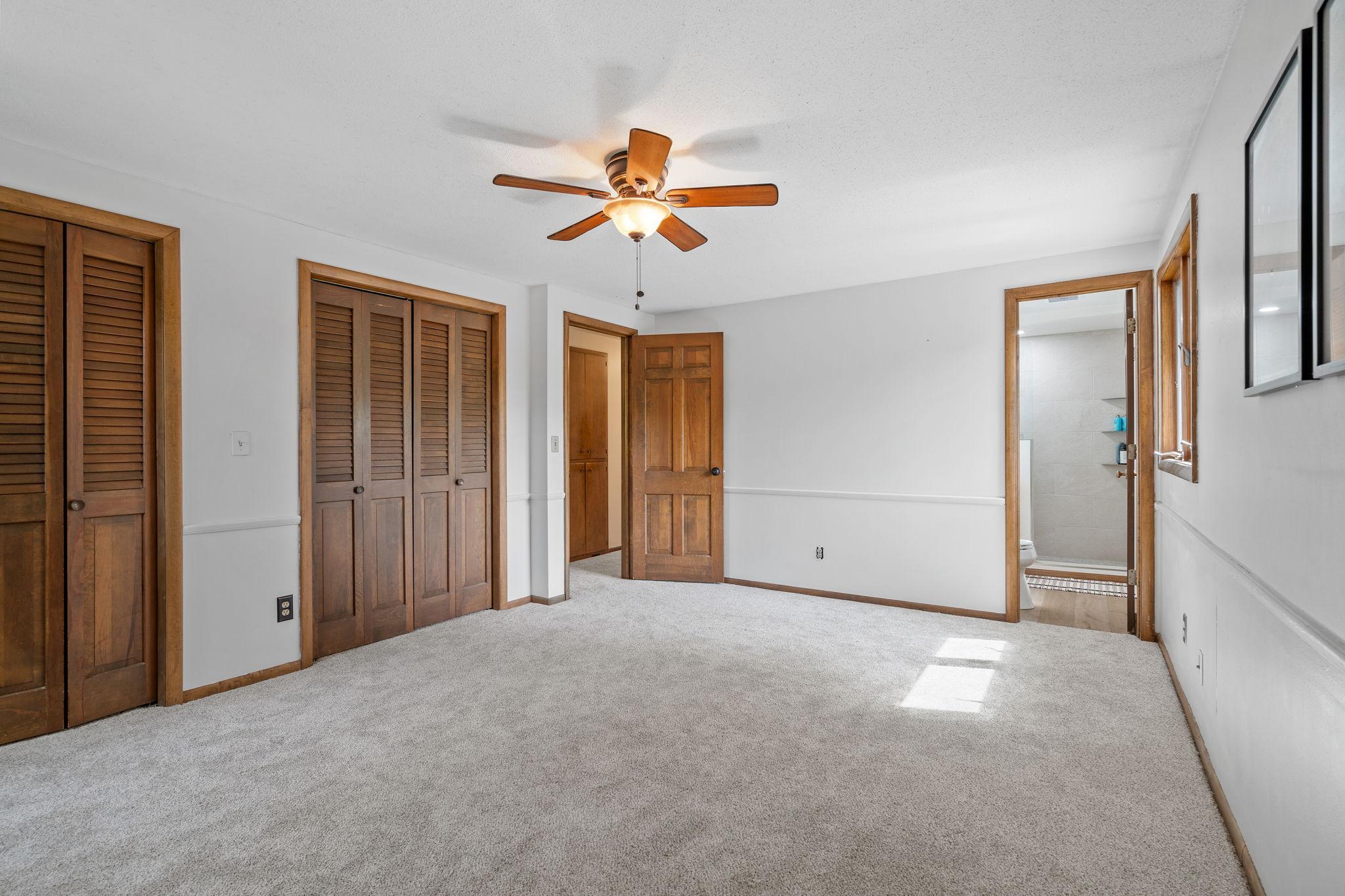 2105 Walnut Grove Lane N