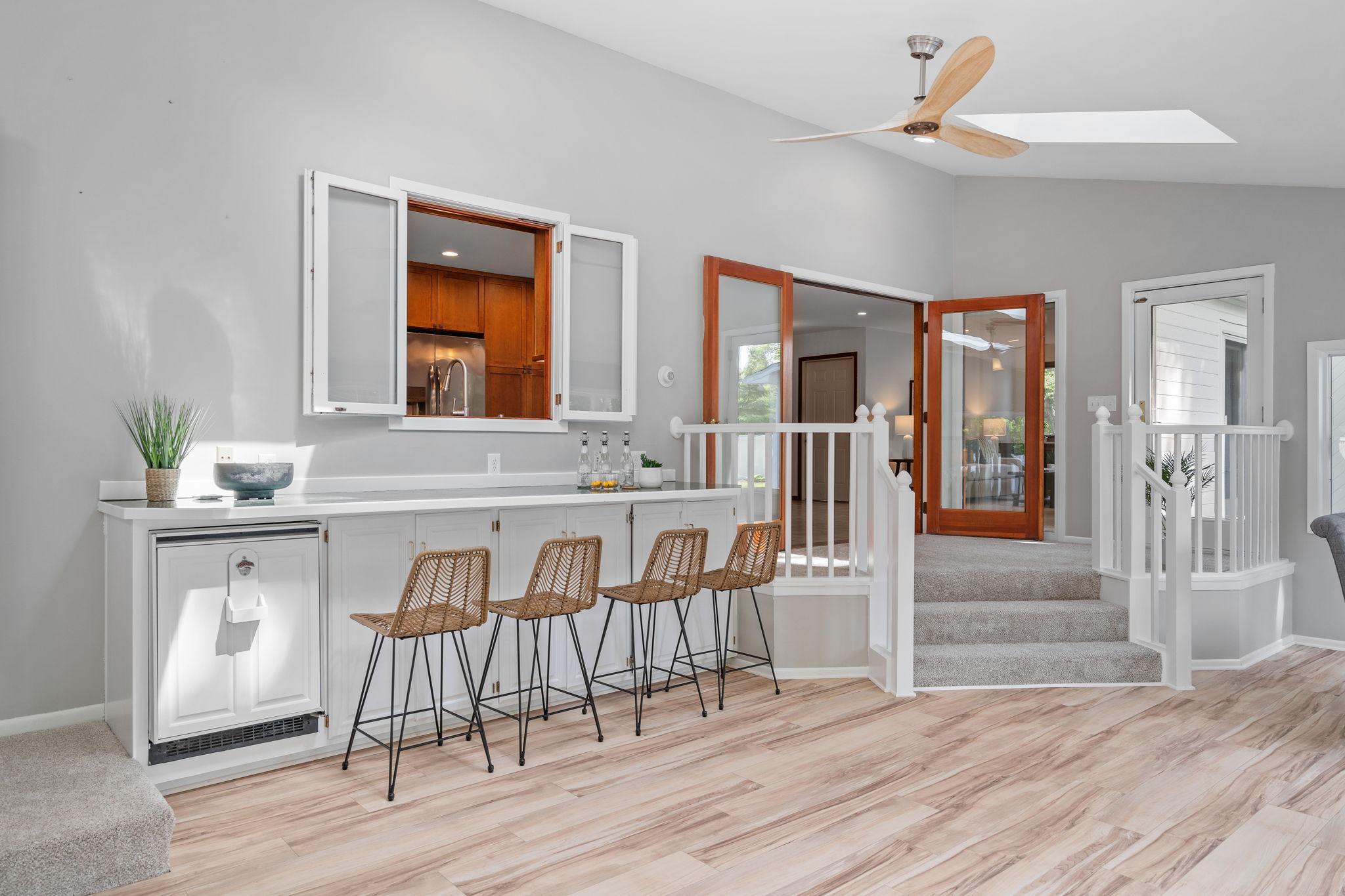 2105 Walnut Grove Lane N