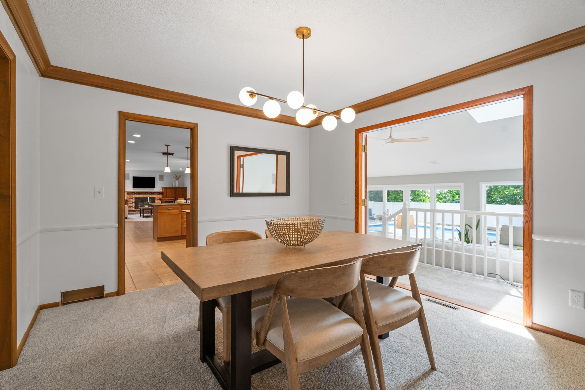 2105 Walnut Grove Lane N