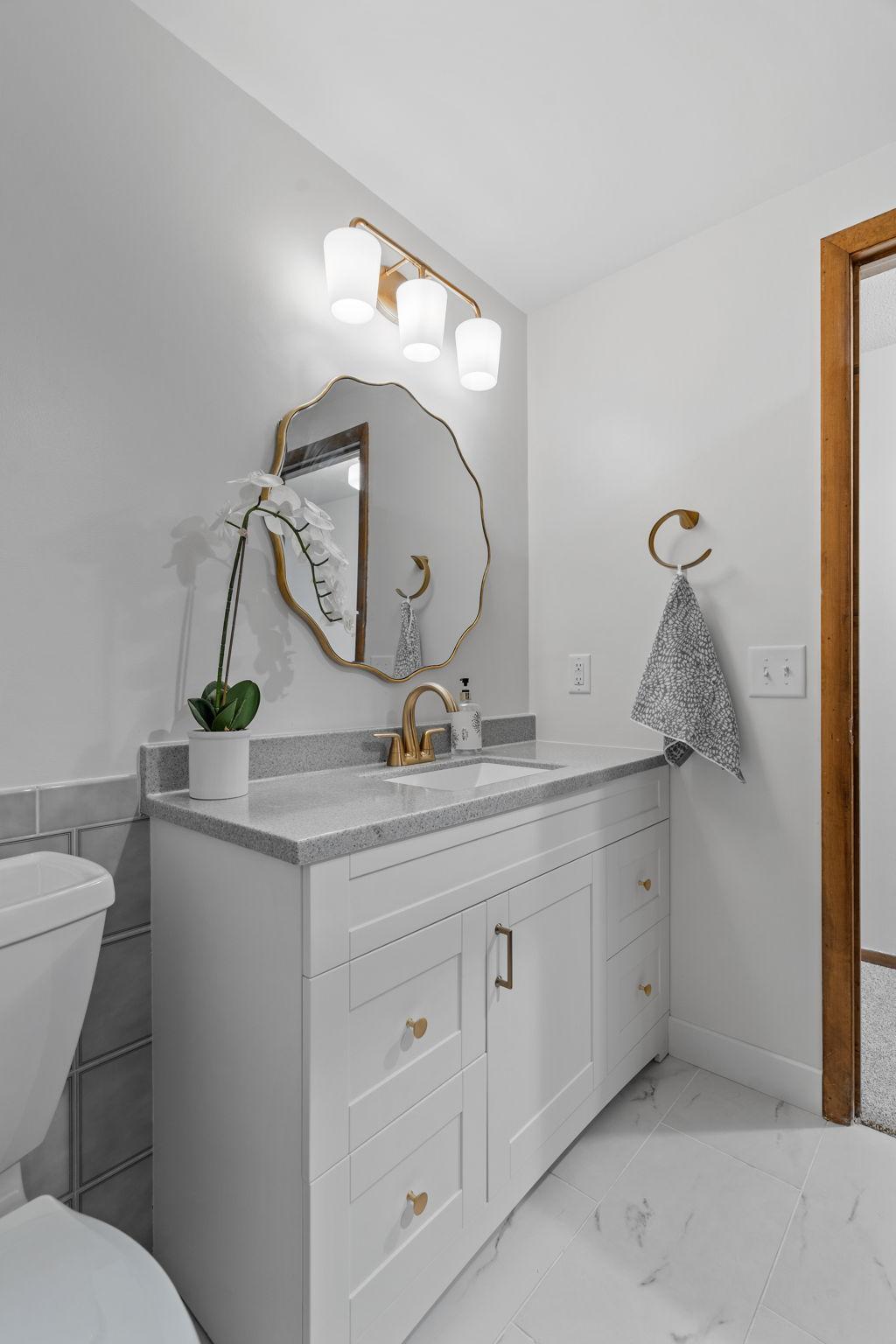 2105 Walnut Grove Lane N