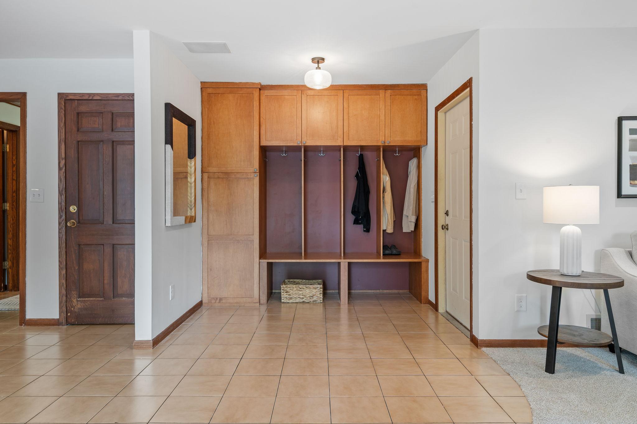 2105 Walnut Grove Lane N