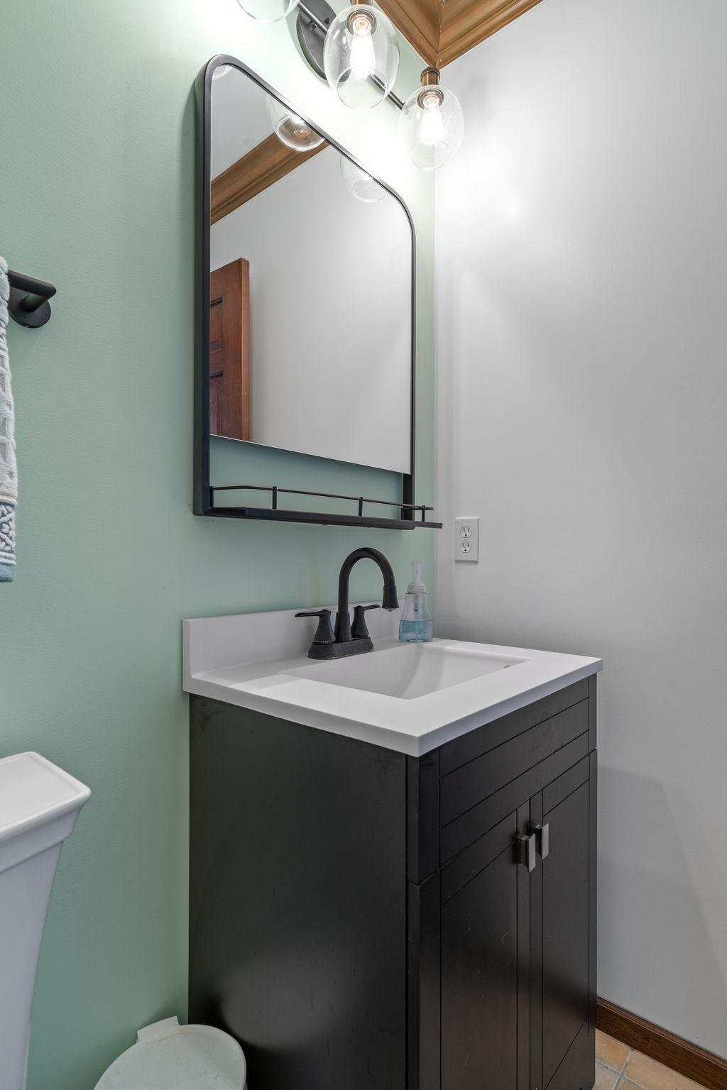 2105 Walnut Grove Lane N