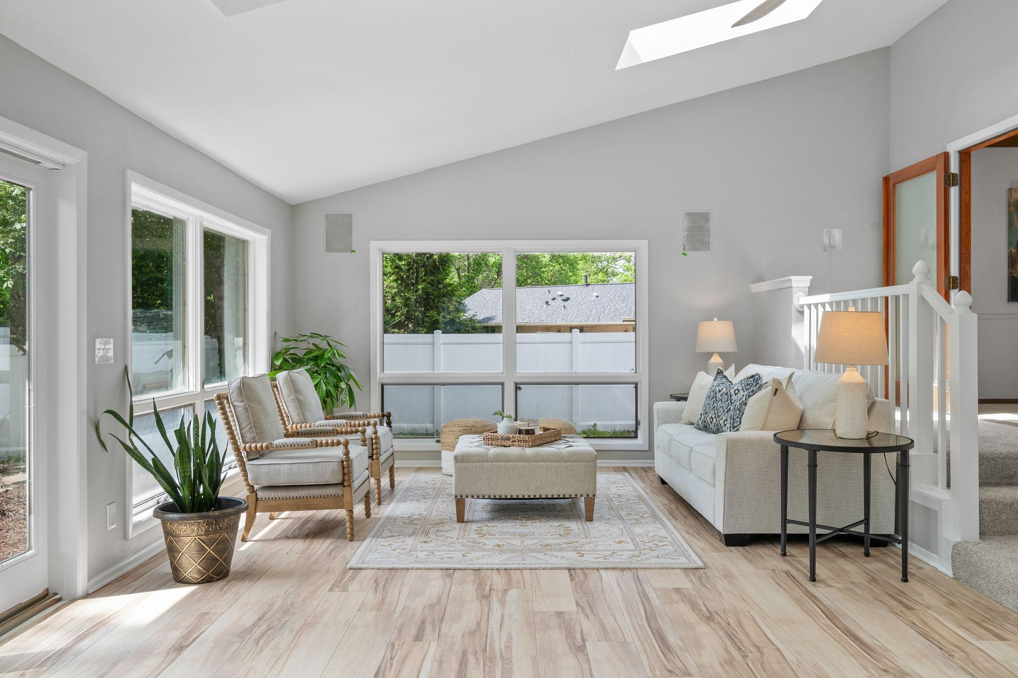 2105 Walnut Grove Lane N