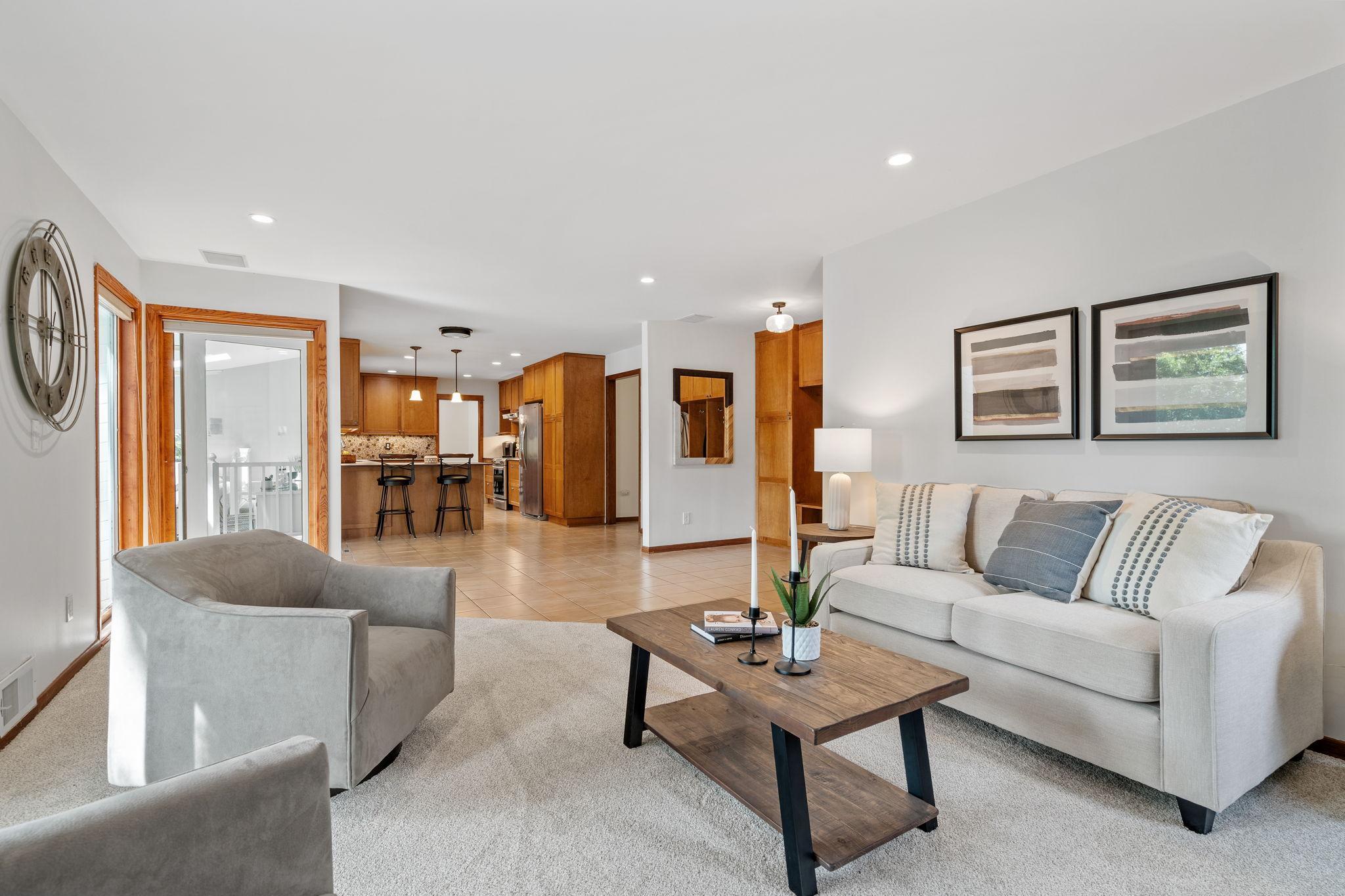 2105 Walnut Grove Lane N