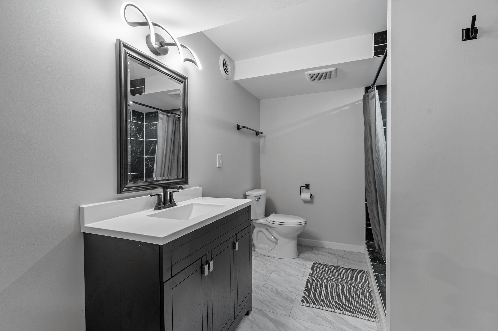 2105 Walnut Grove Lane N