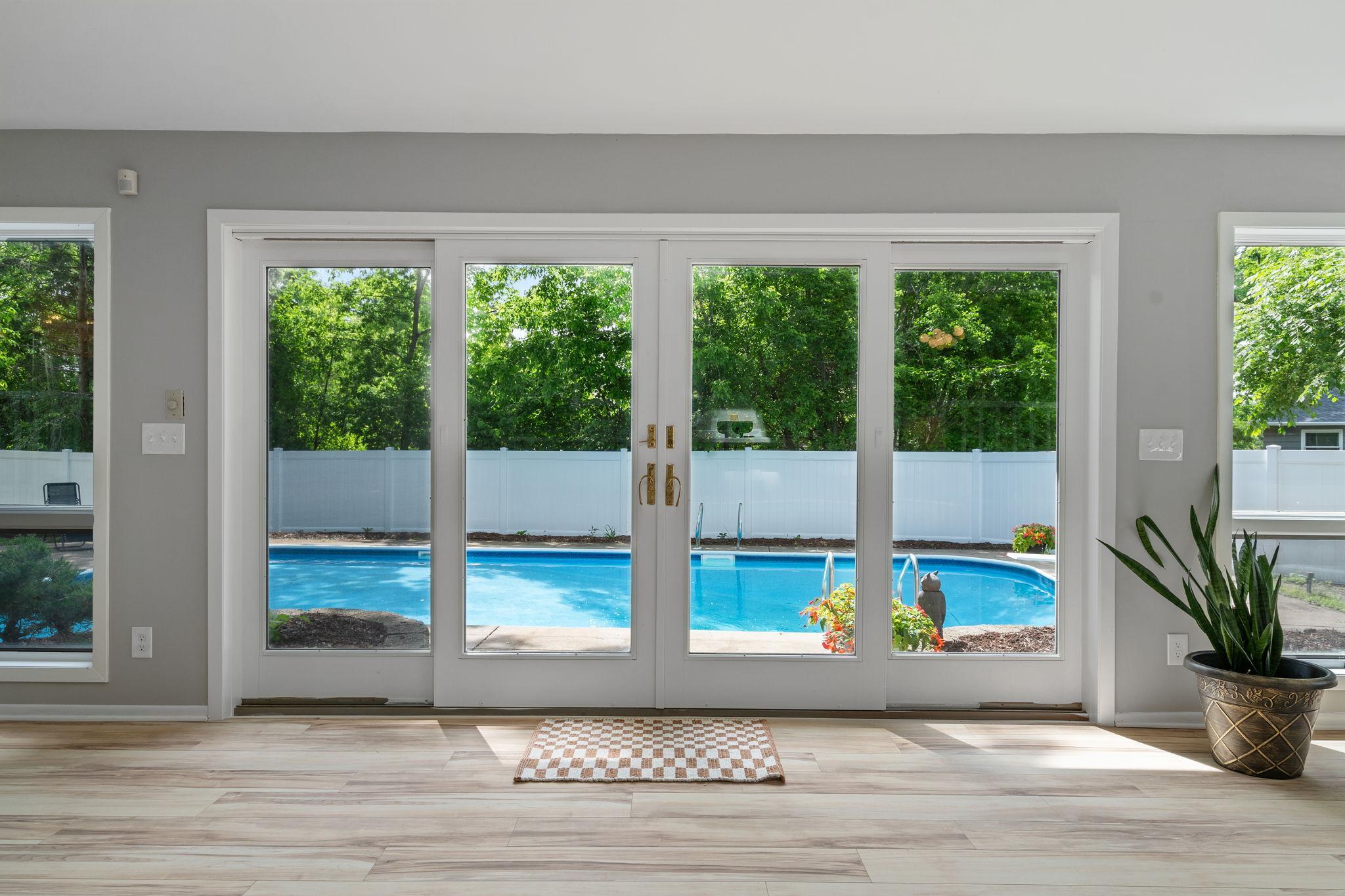 2105 Walnut Grove Lane N