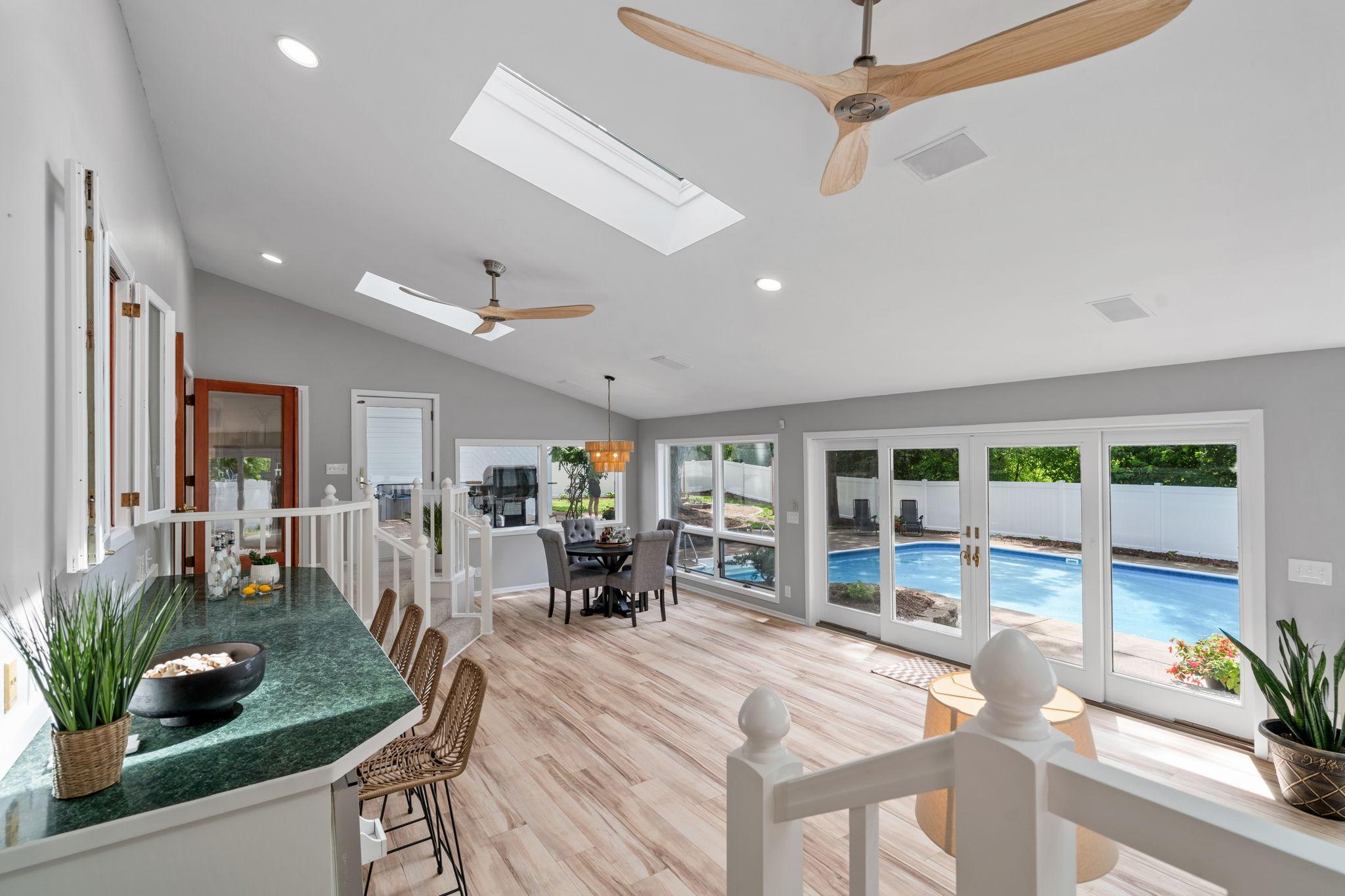 2105 Walnut Grove Lane N