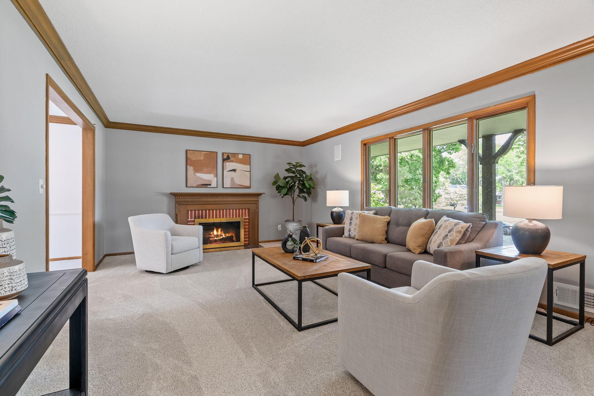 2105 Walnut Grove Lane N