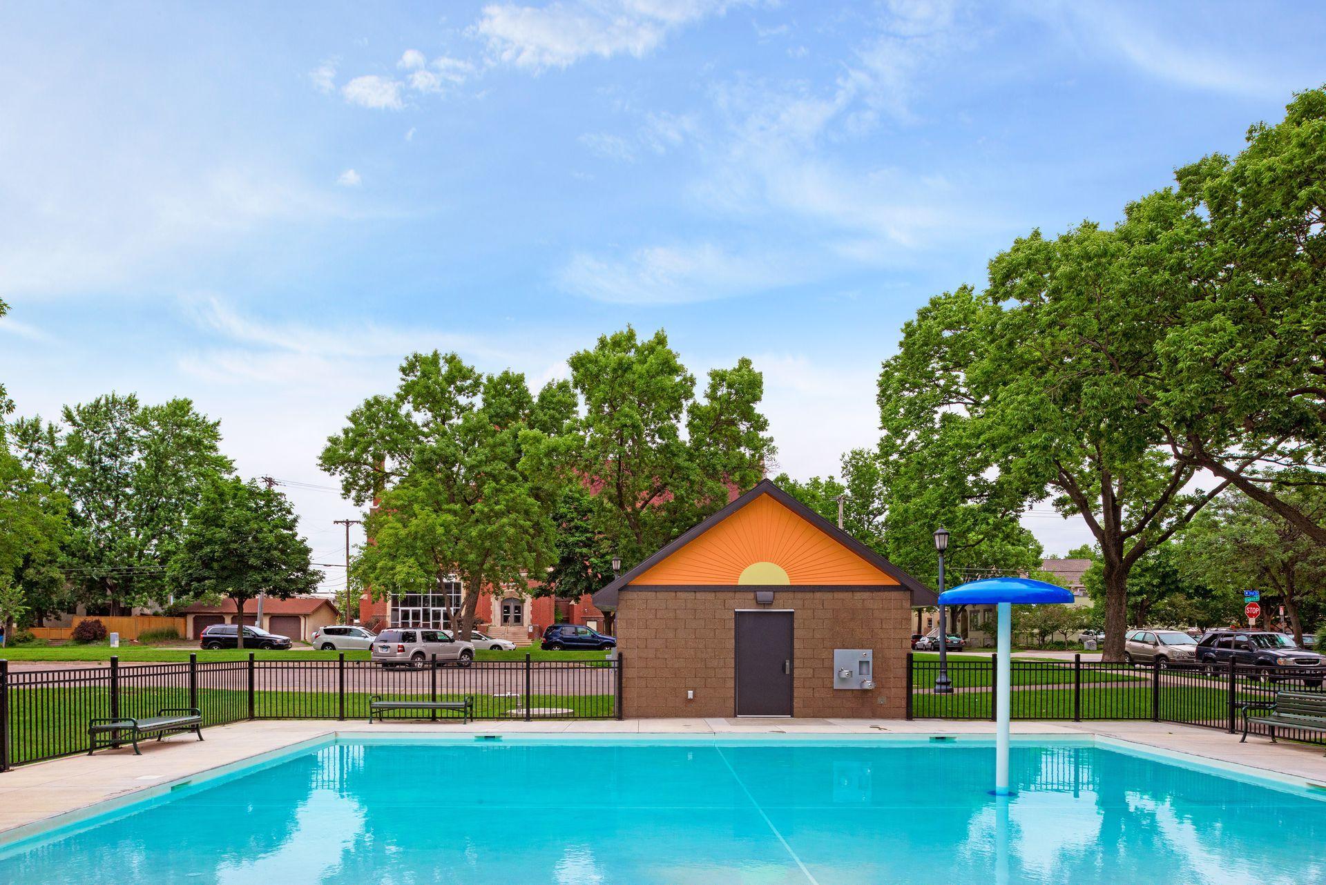 2747 Dupont Avenue S Unit: 304