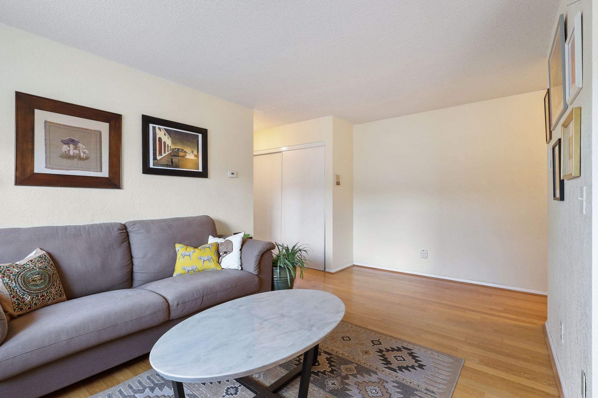 2747 Dupont Avenue S Unit: 304