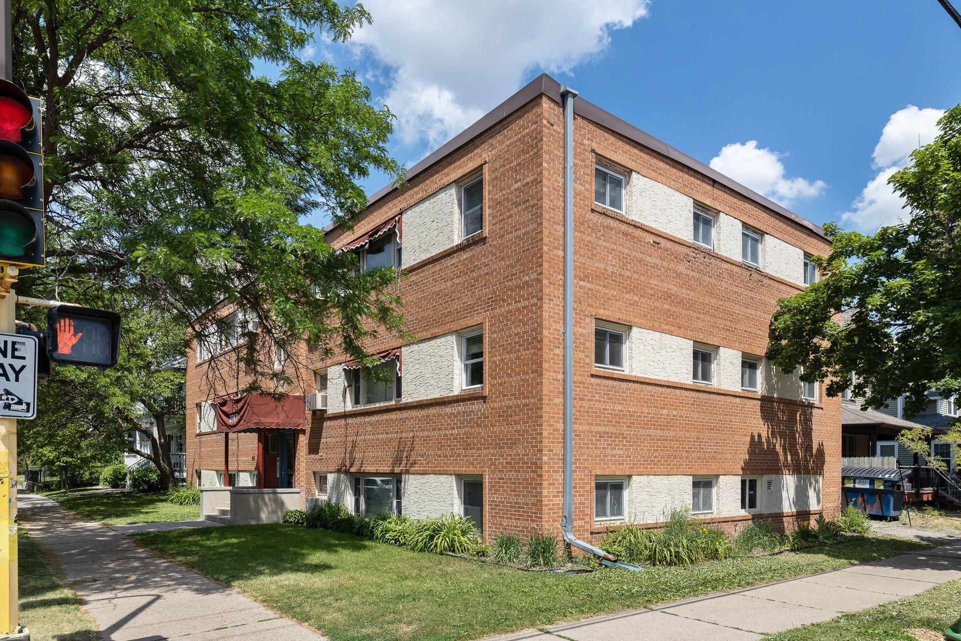 2747 Dupont Avenue S Unit: 304
