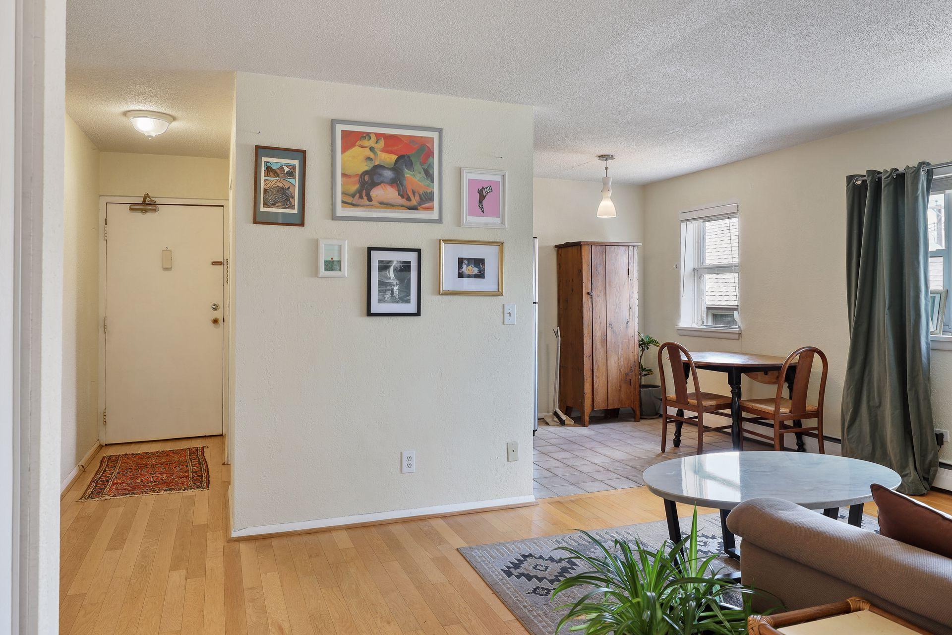2747 Dupont Avenue S Unit: 304