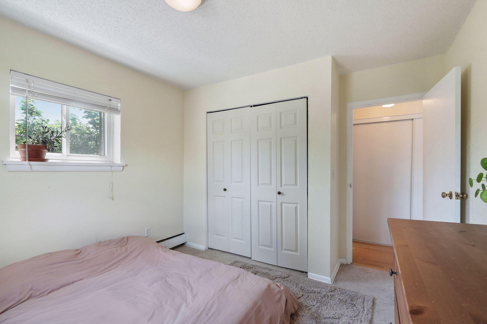 2747 Dupont Avenue S Unit: 304