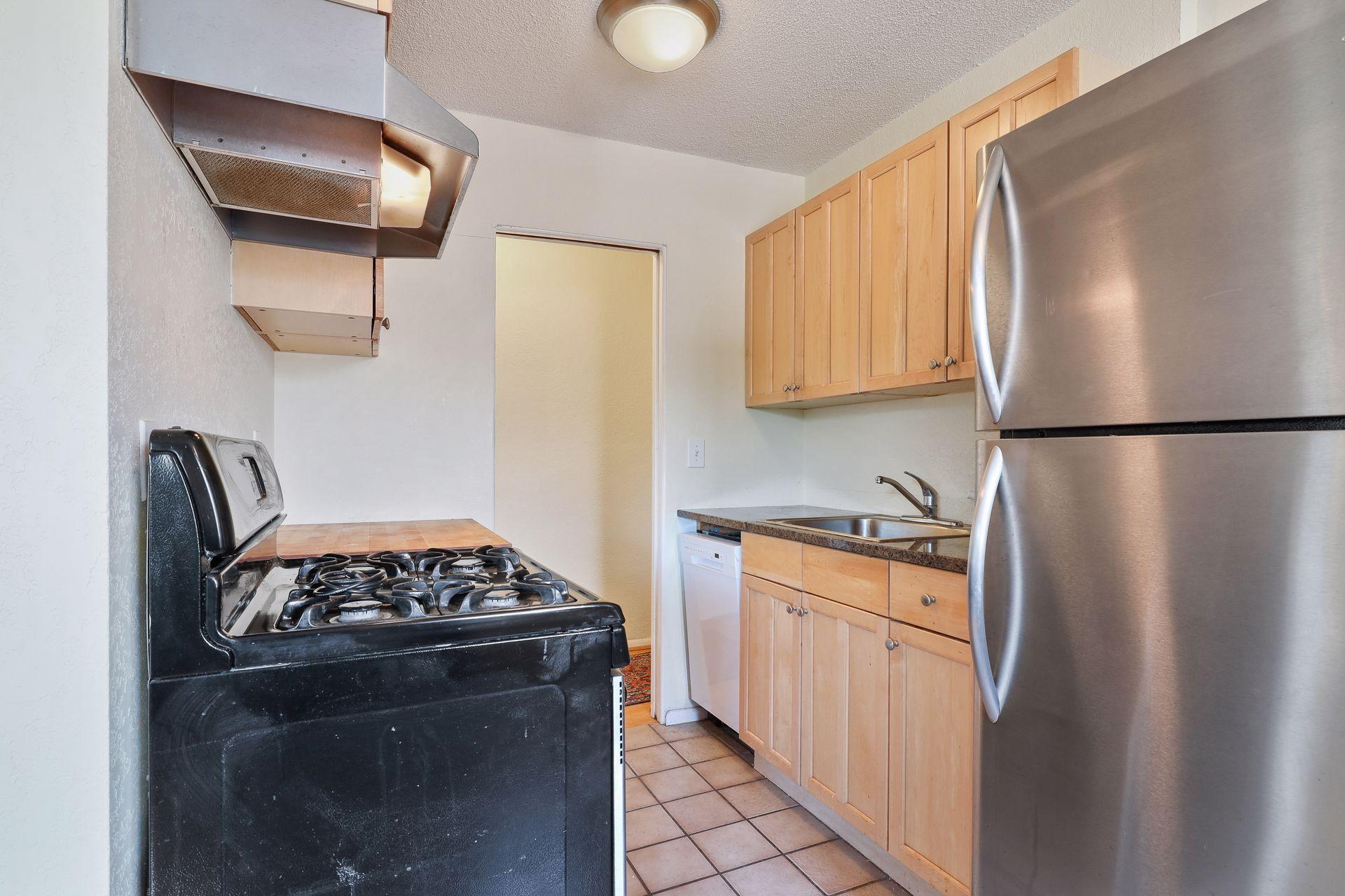 2747 Dupont Avenue S Unit: 304