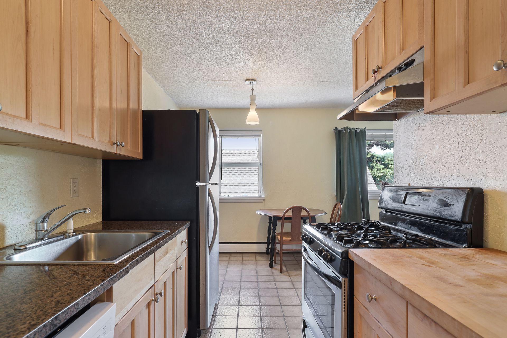 2747 Dupont Avenue S Unit: 304