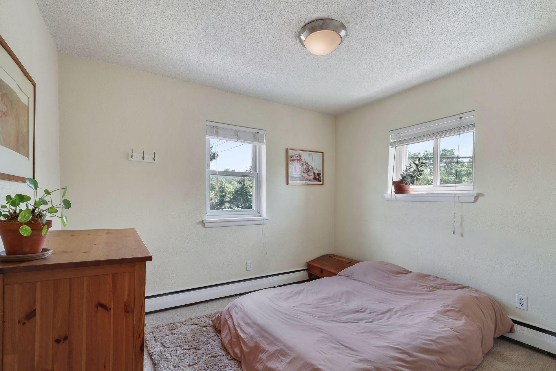 2747 Dupont Avenue S Unit: 304