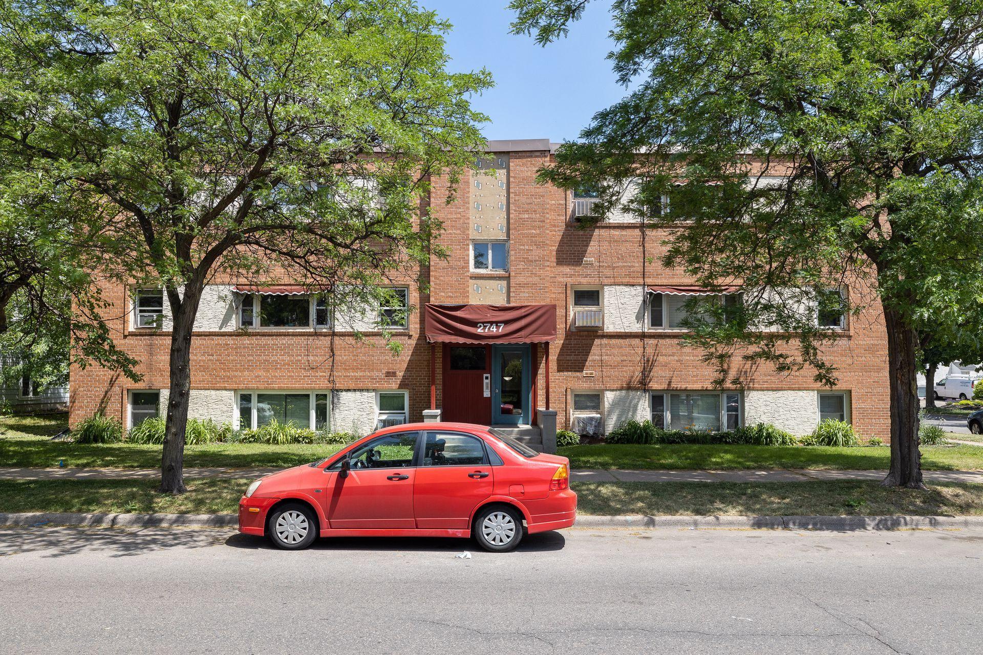 2747 Dupont Avenue S Unit: 304