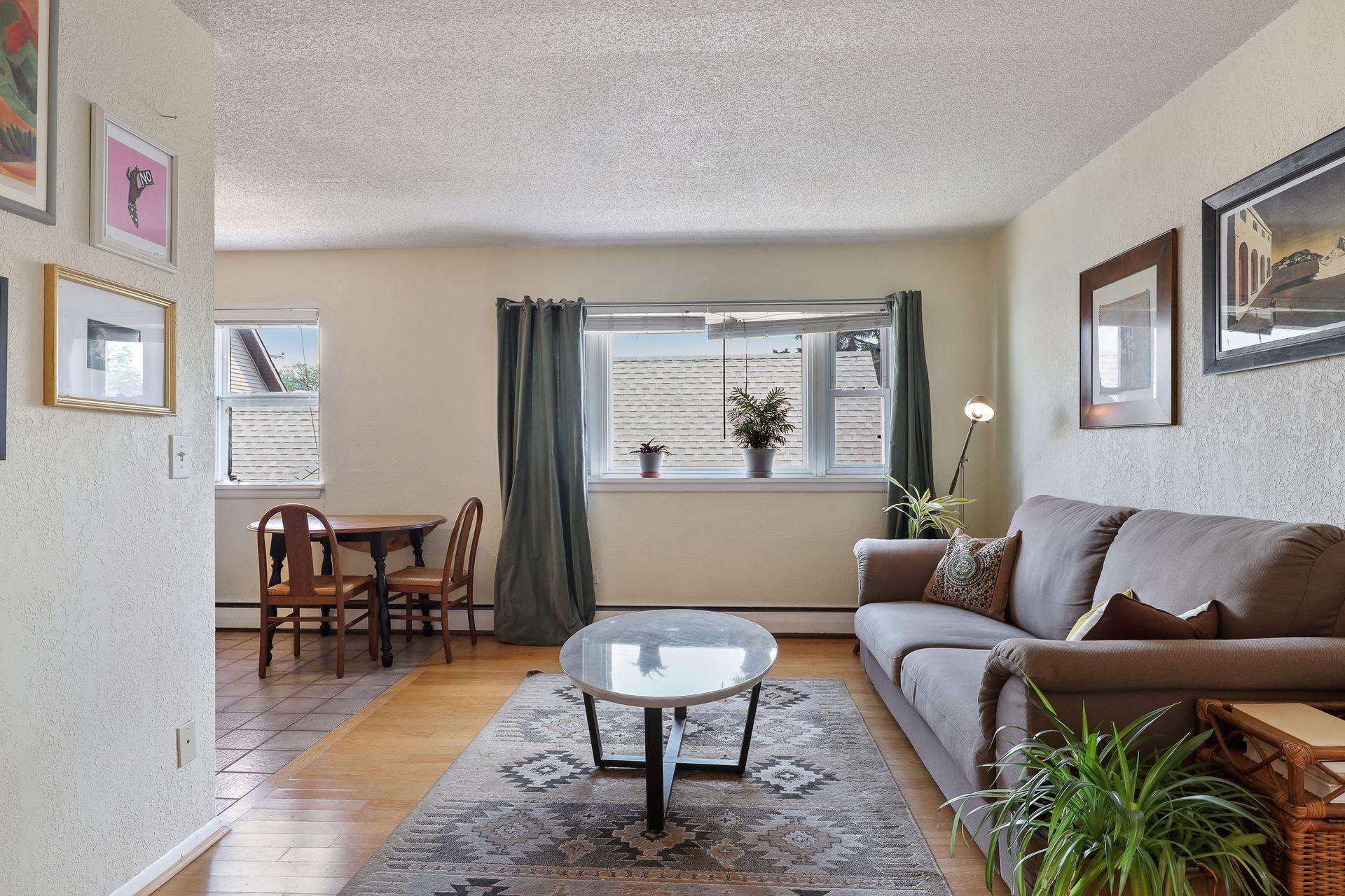 2747 Dupont Avenue S Unit: 304