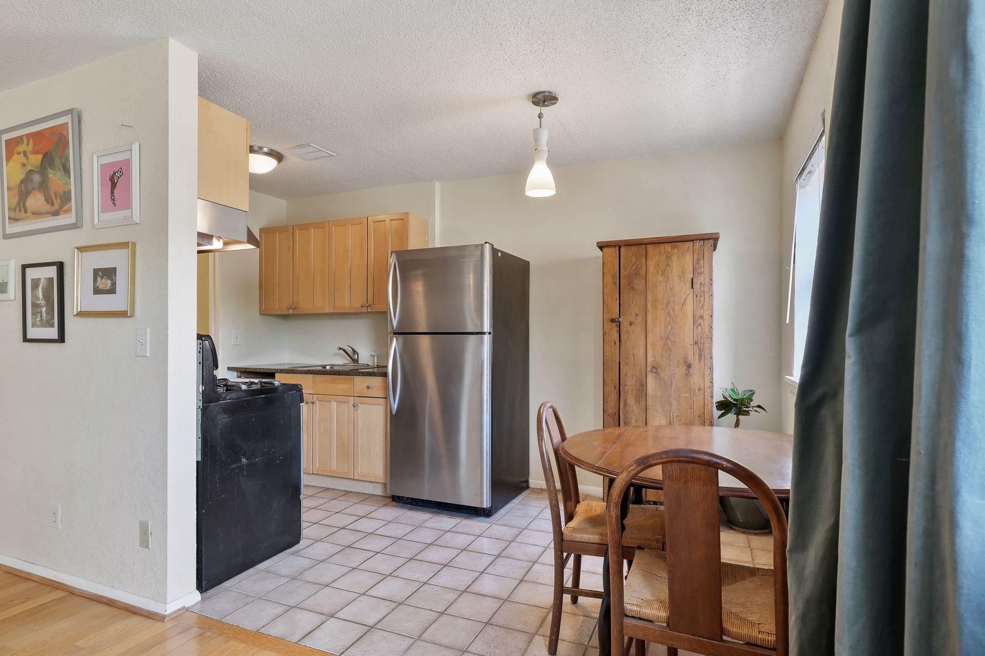 2747 Dupont Avenue S Unit: 304