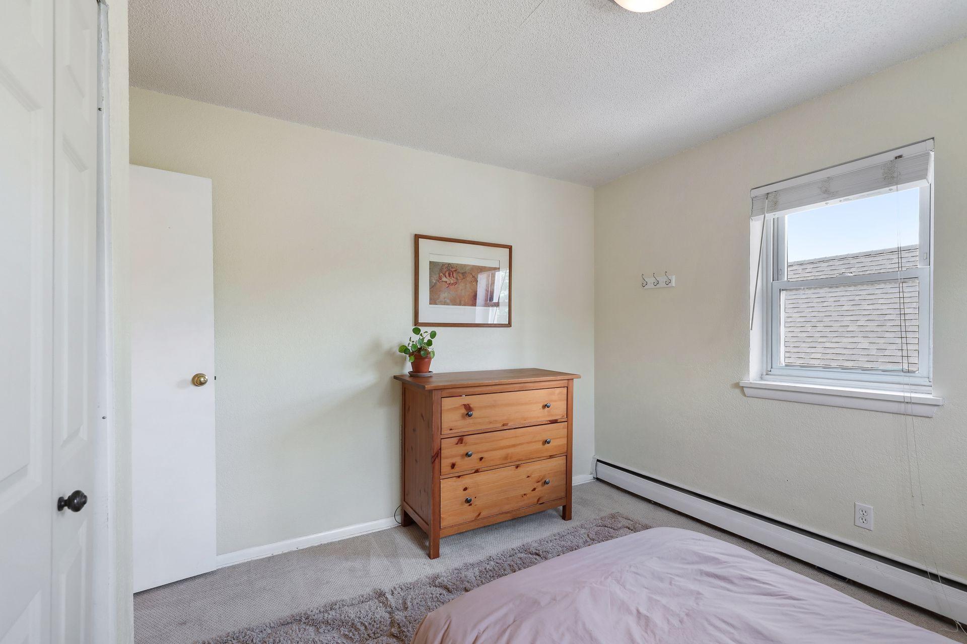 2747 Dupont Avenue S Unit: 304