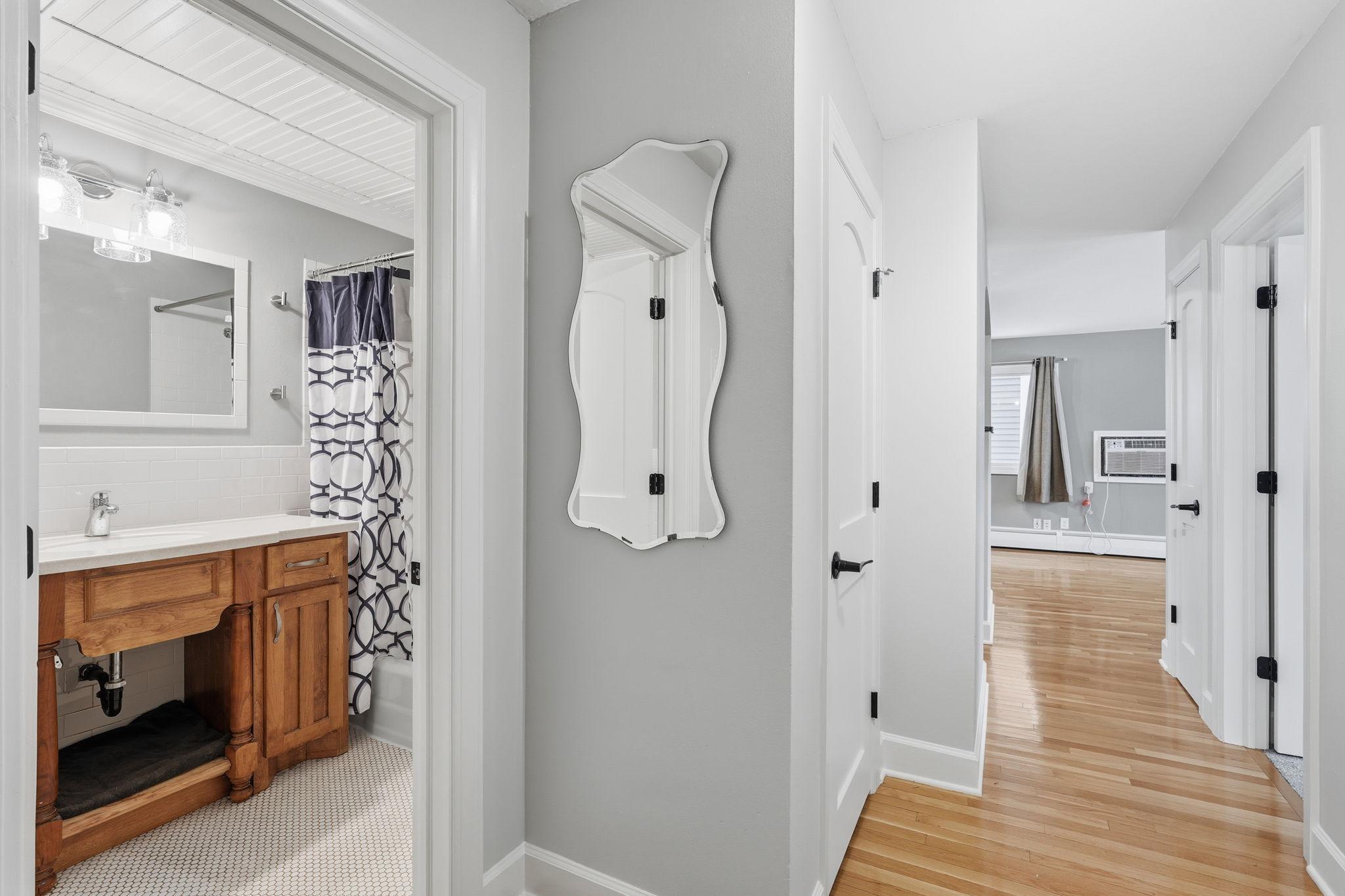 2507 Bryant Avenue S Unit: 103