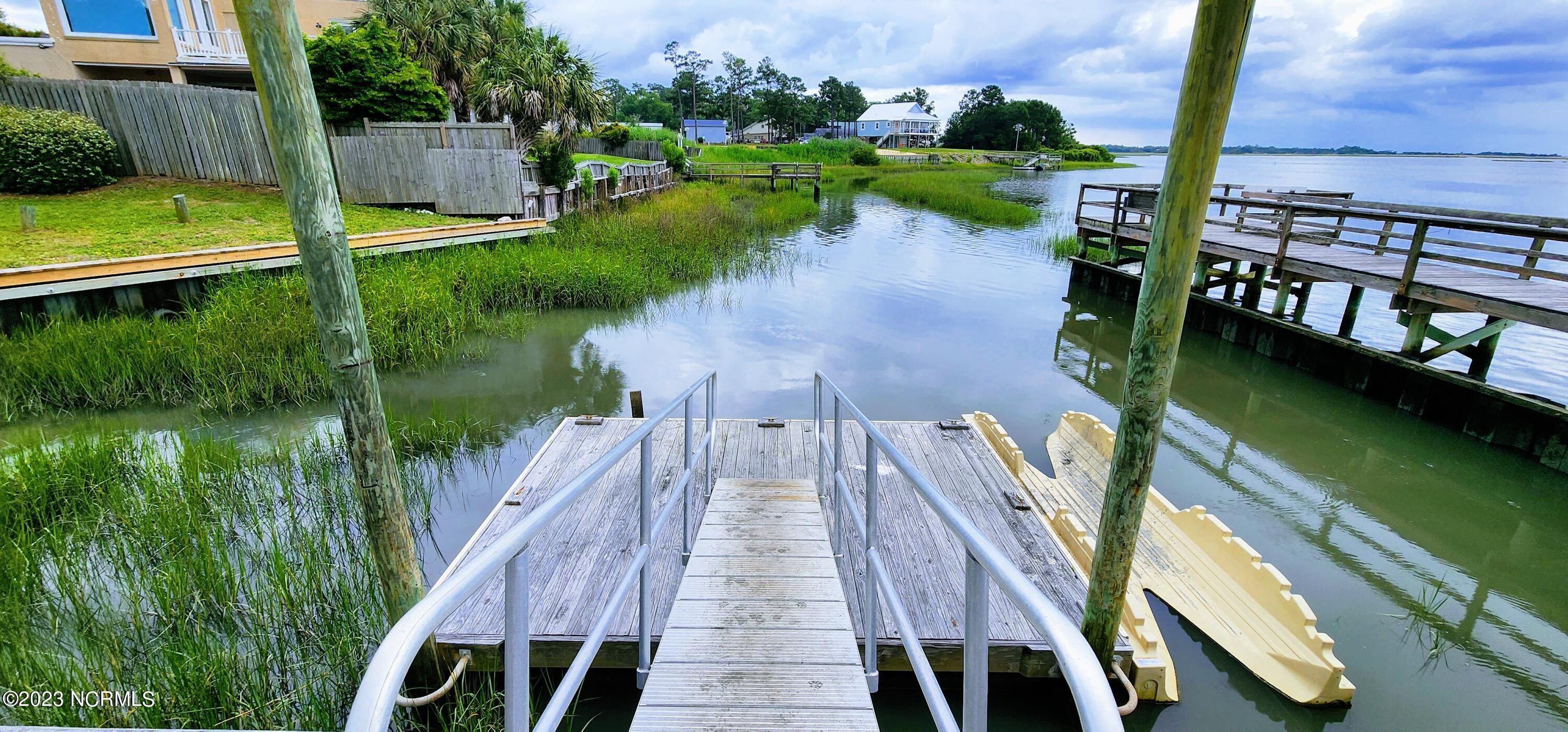 825 Sand Fiddler Court SE