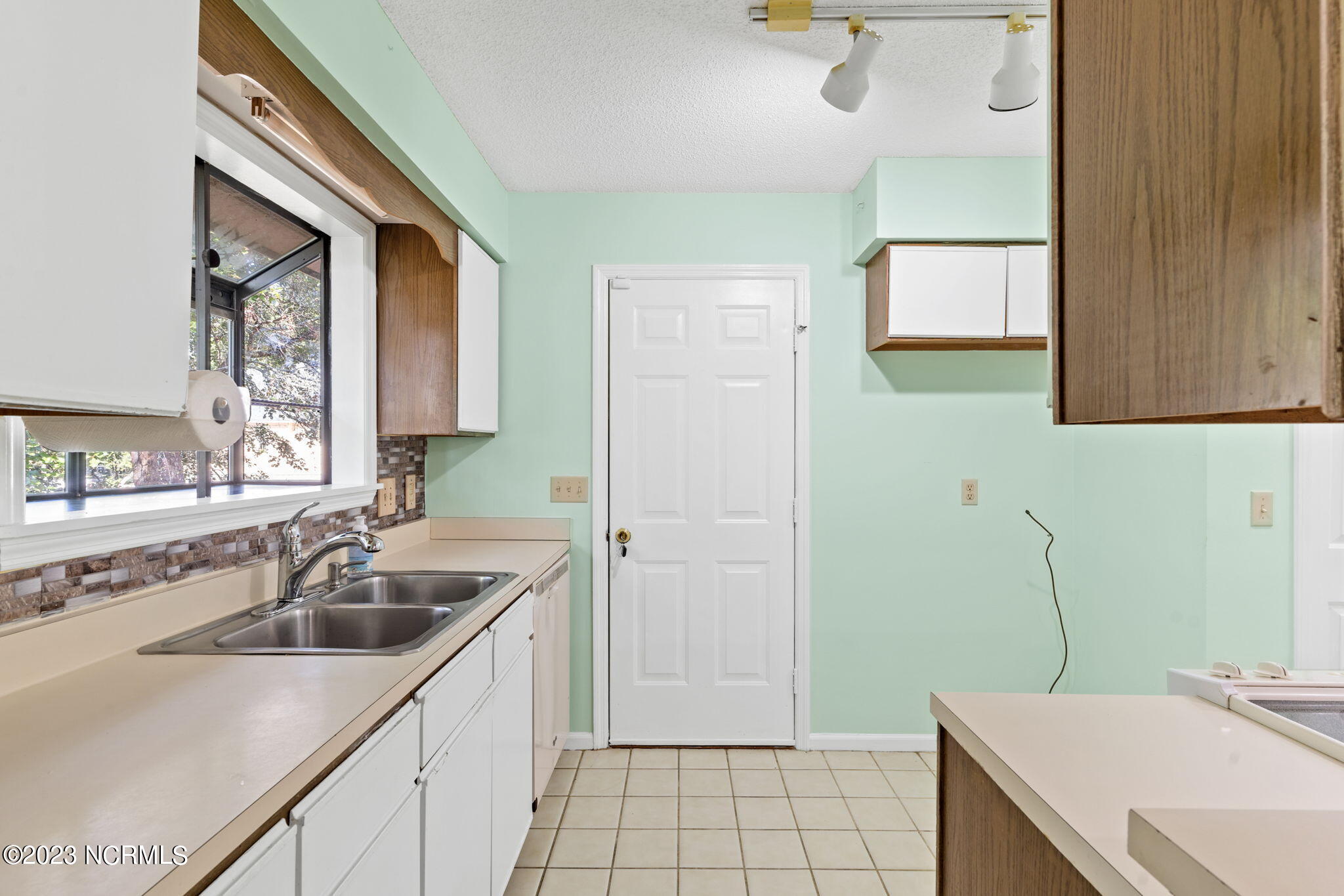 1674 Moorings Circle SW