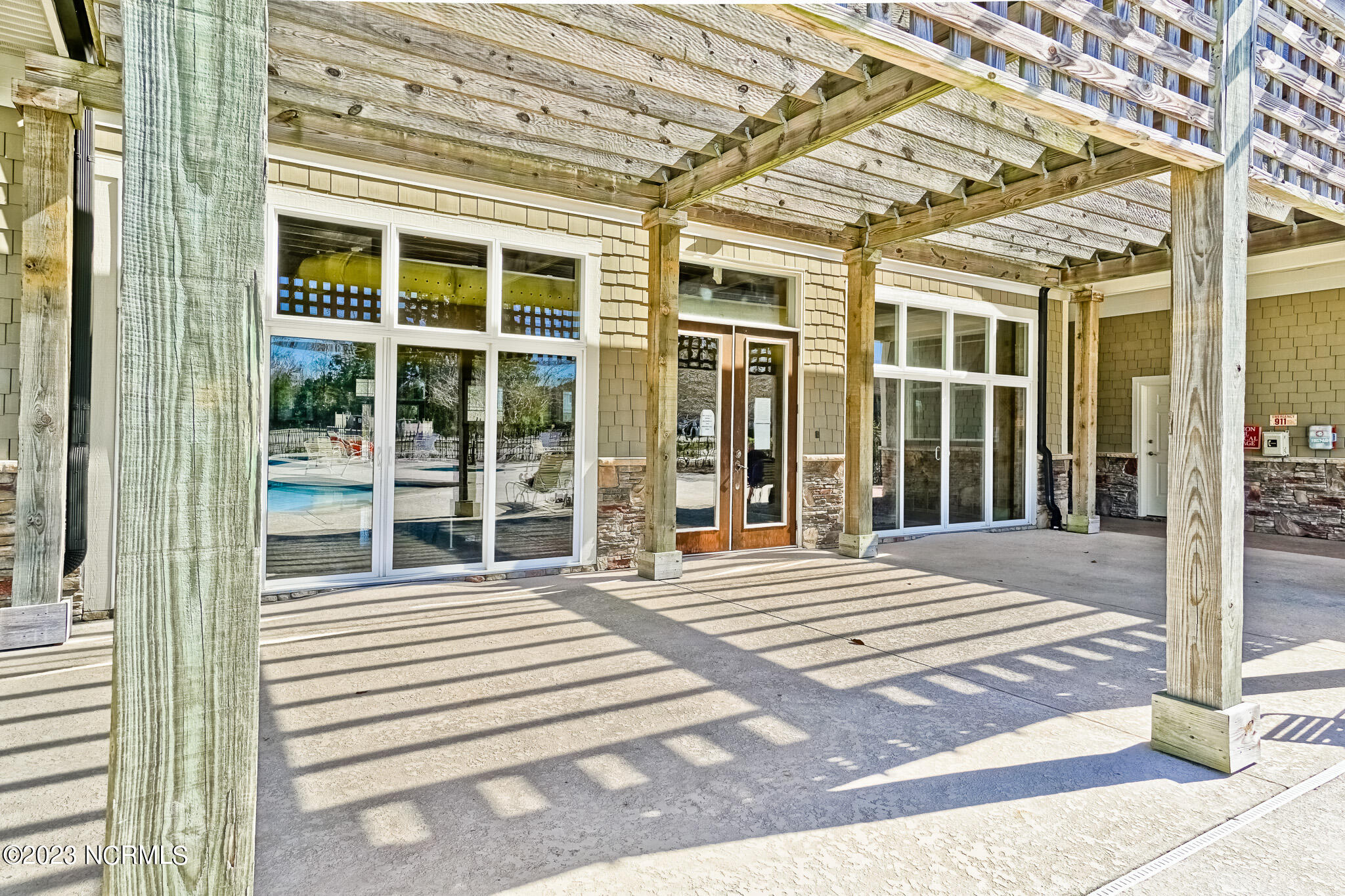 518 Crow Creek Drive NW