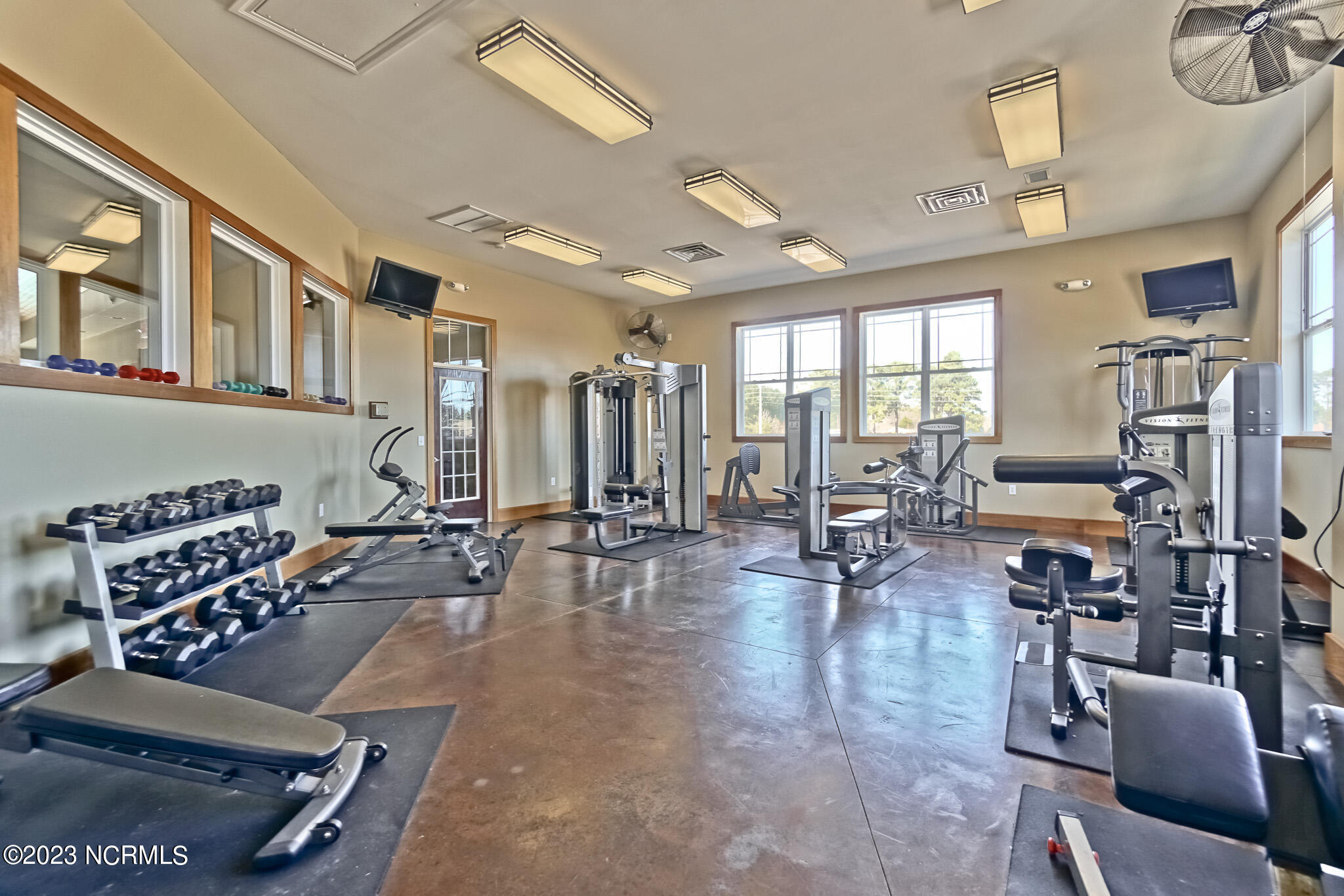 518 Crow Creek Drive NW