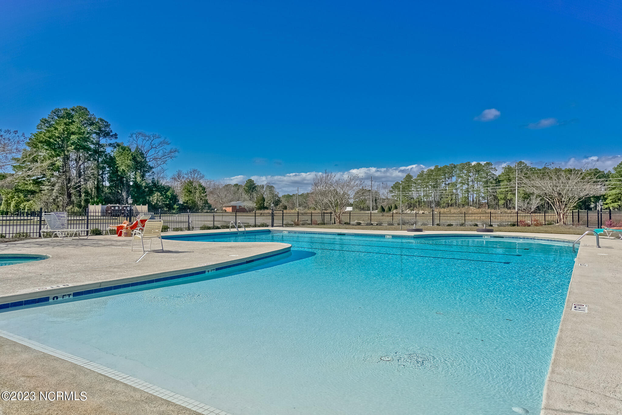 518 Crow Creek Drive NW