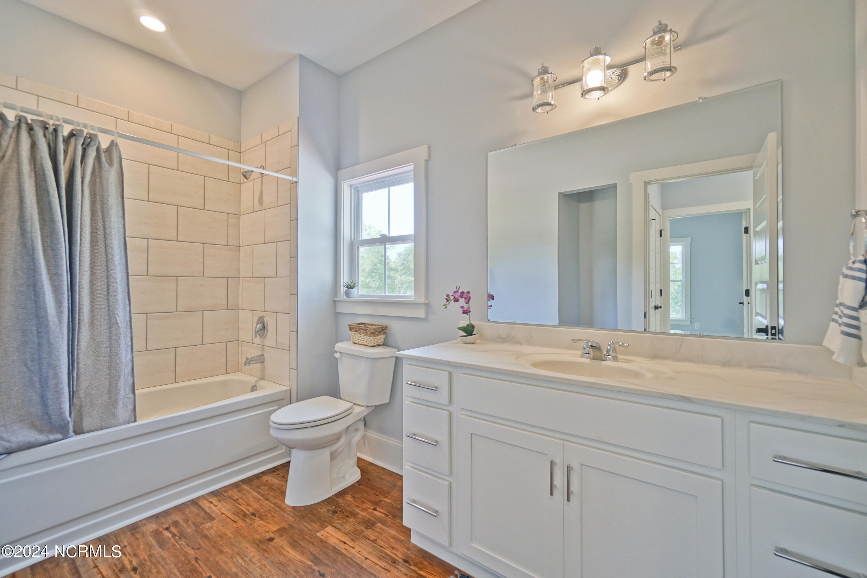 1633 Back Bay Drive SW