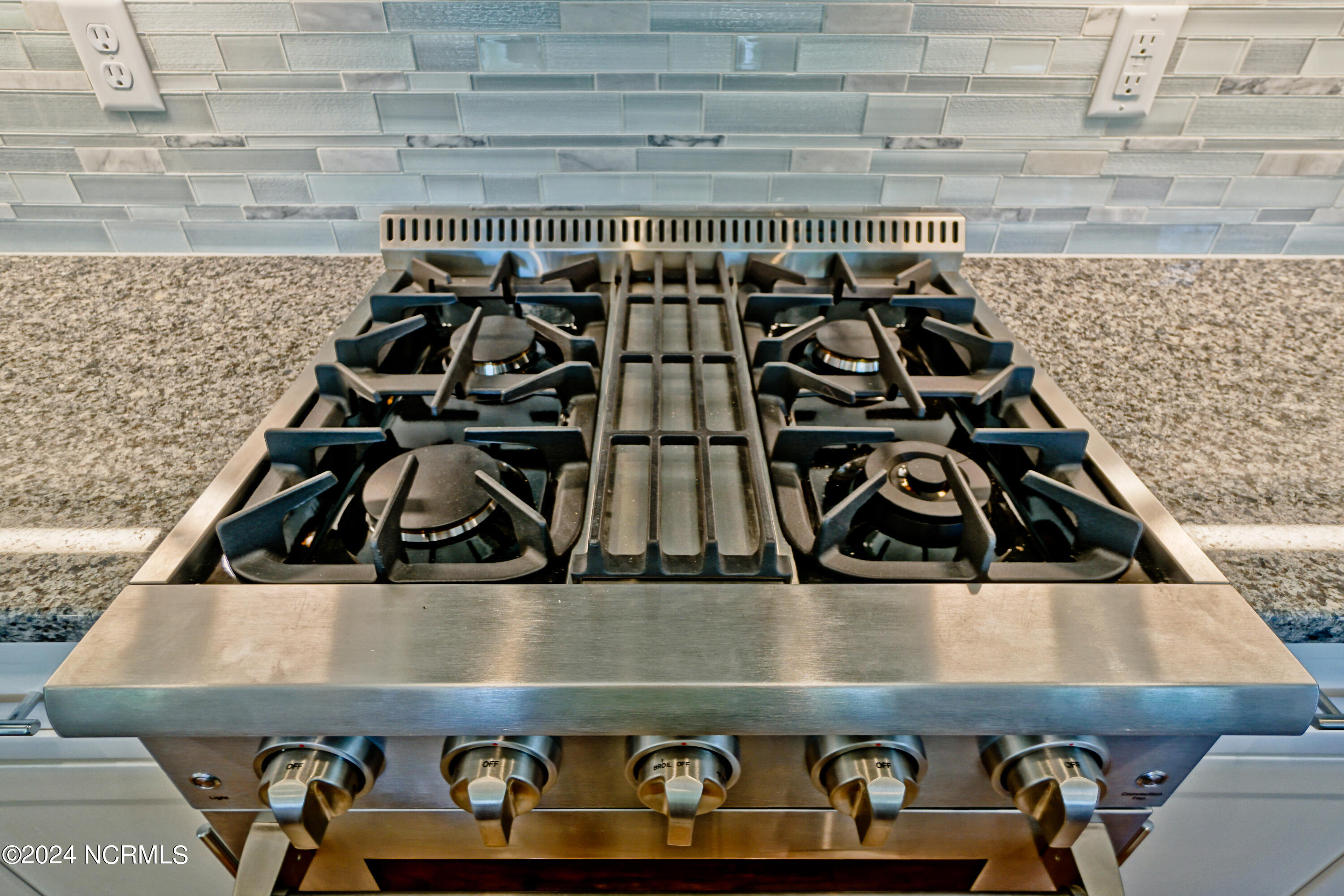 1633 Back Bay Drive SW