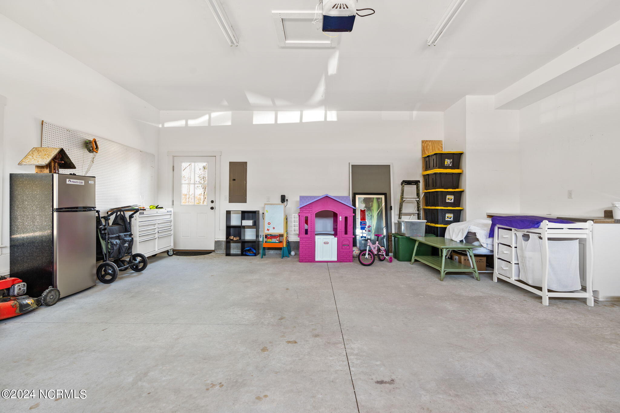 1633 Back Bay Drive SW