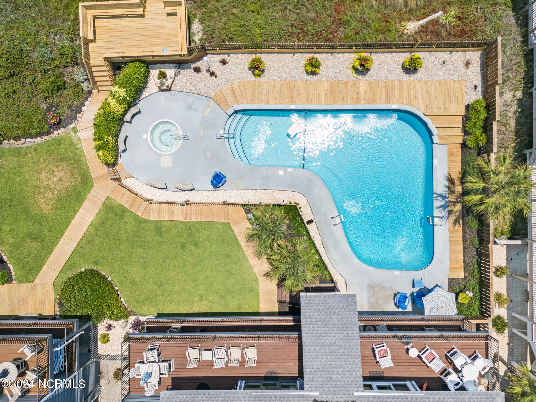 42 E First Street, B-1