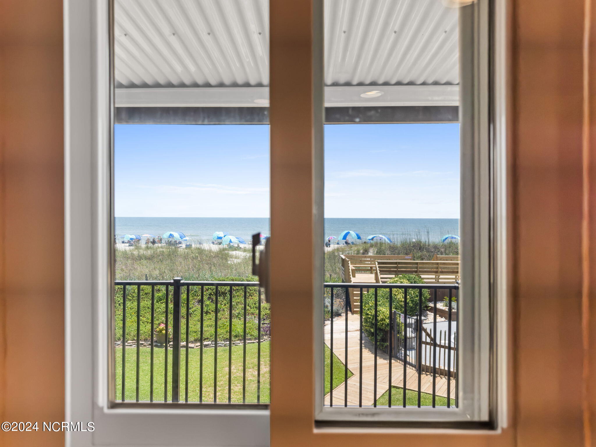 42 E First Street, B-1