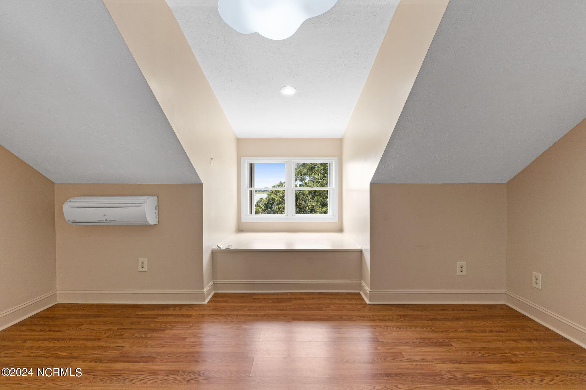 1721 Windward Place SW