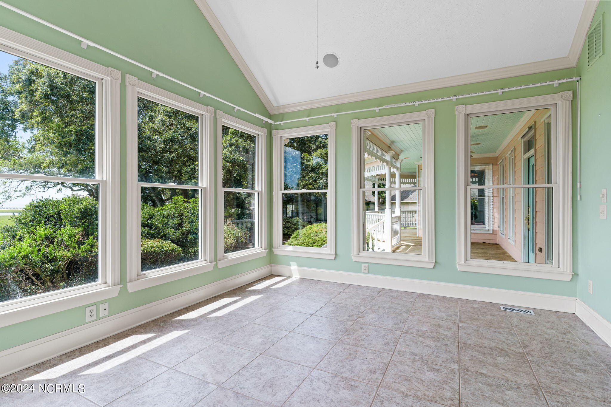 1721 Windward Place SW