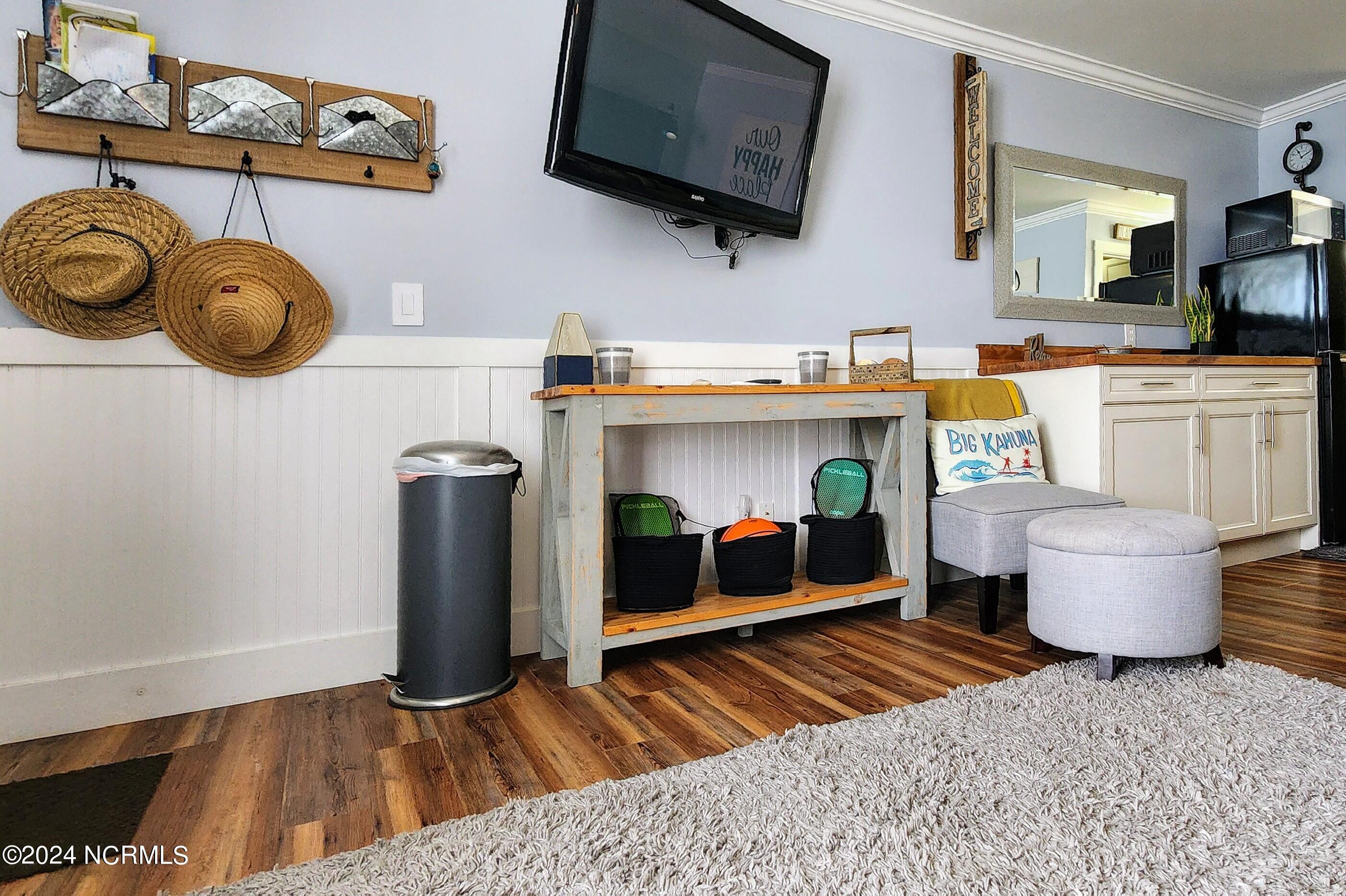 12 Causeway Drive, 208