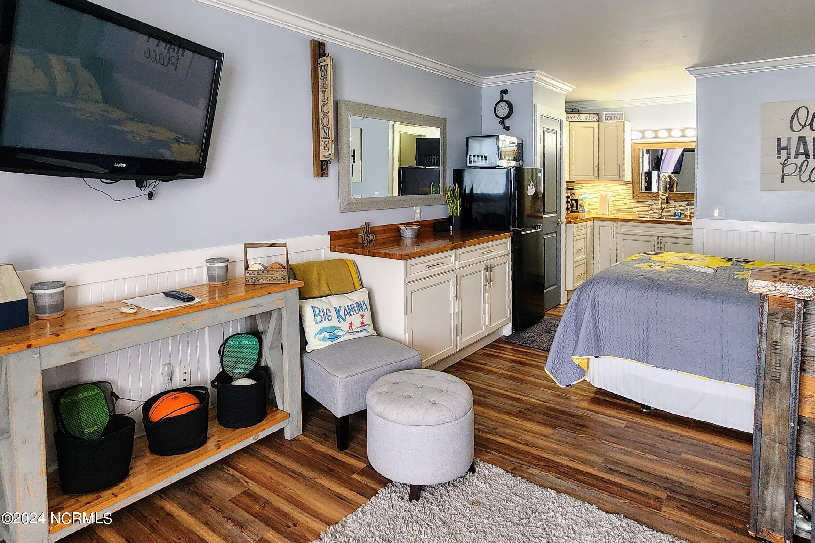 12 Causeway Drive, 208