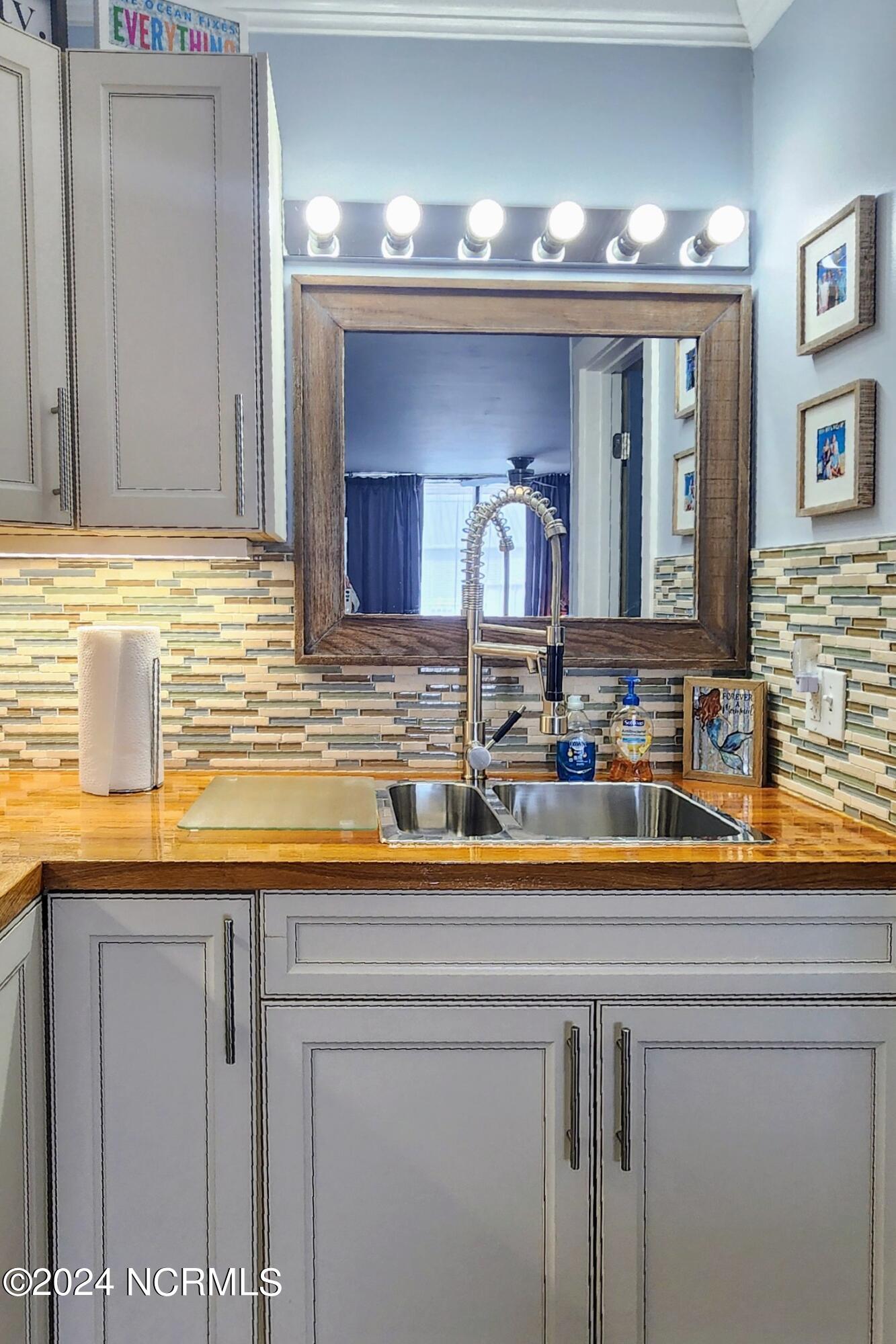 12 Causeway Drive, 208