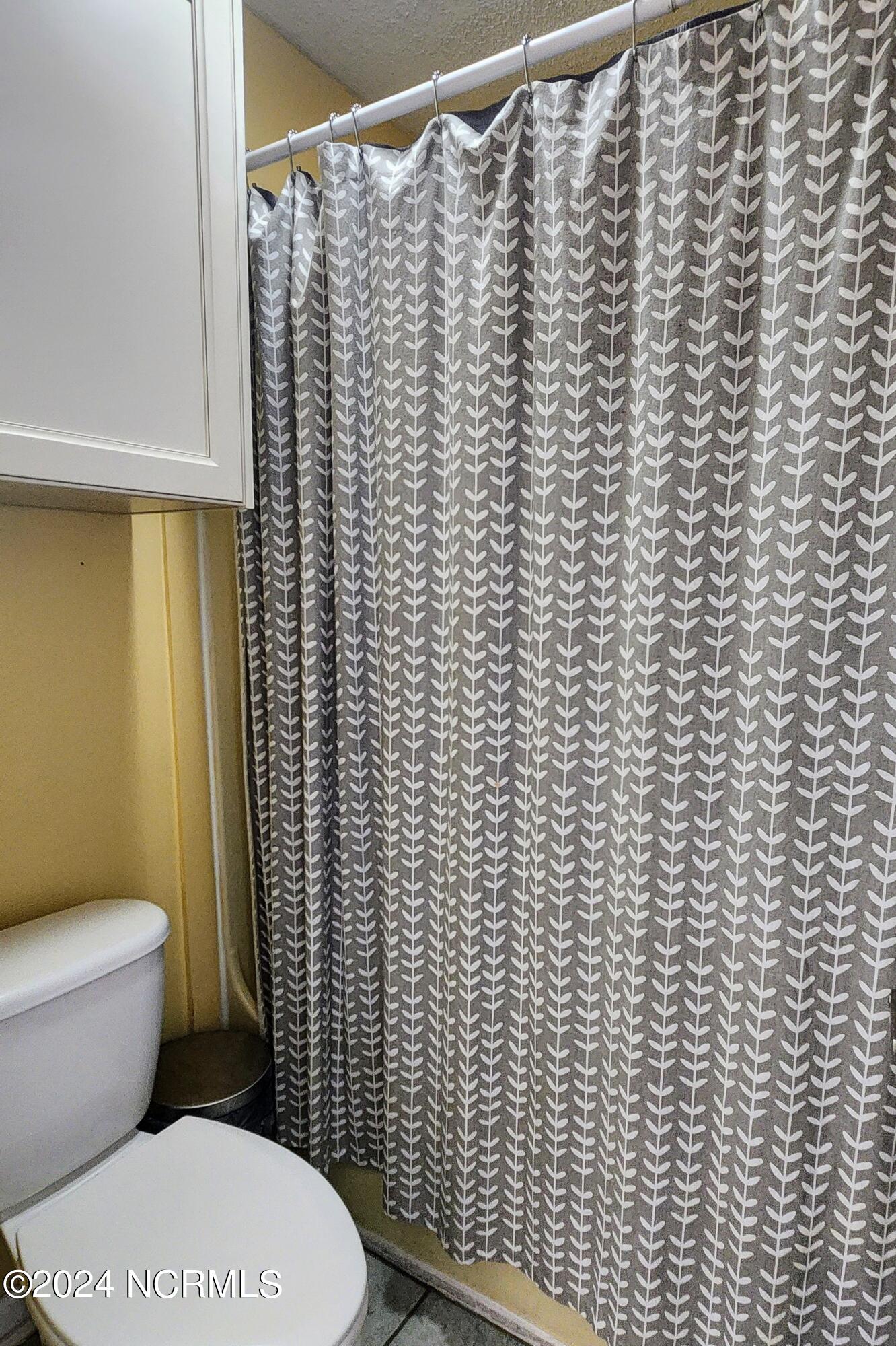 12 Causeway Drive, 208