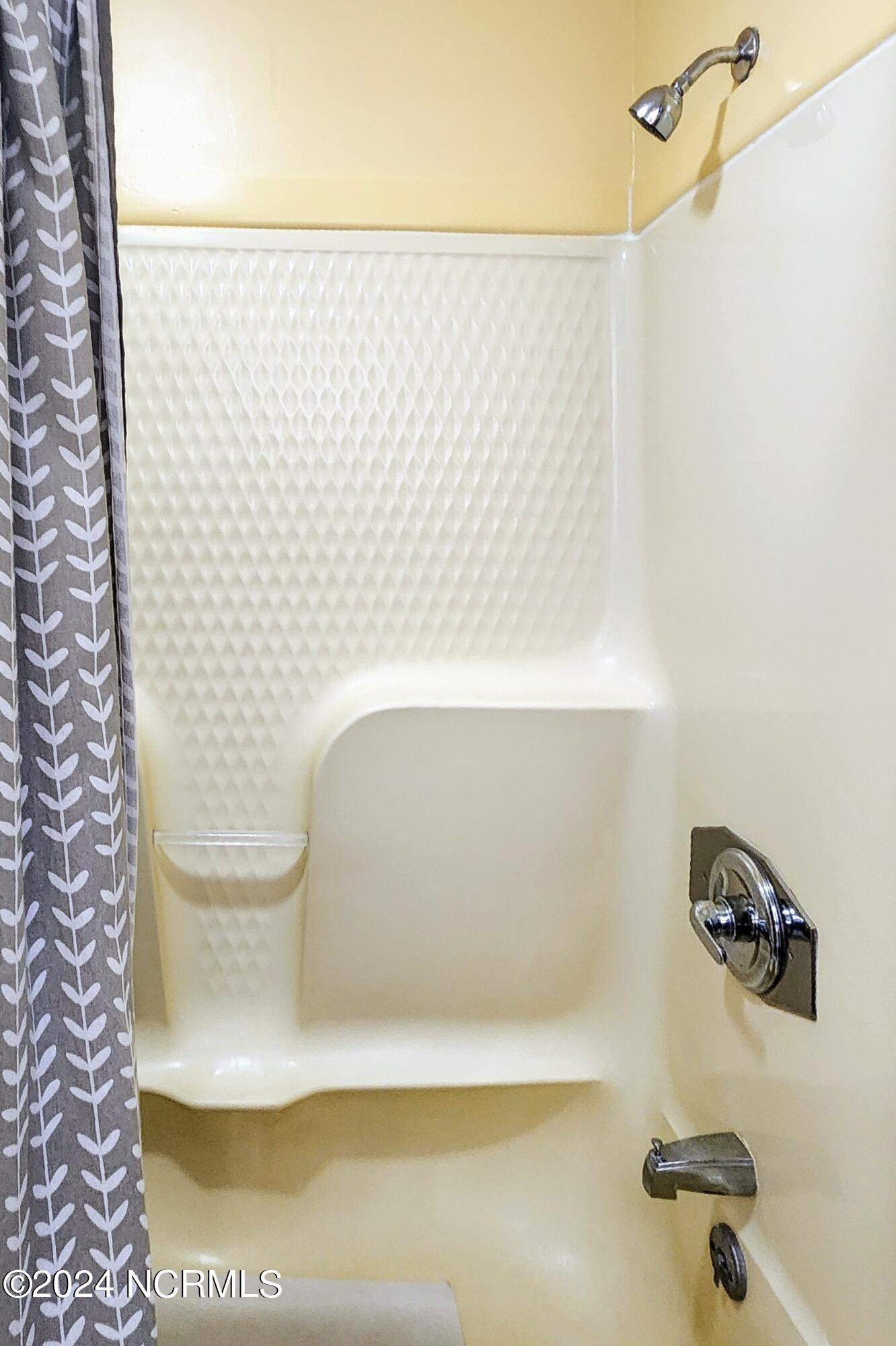 12 Causeway Drive, 208