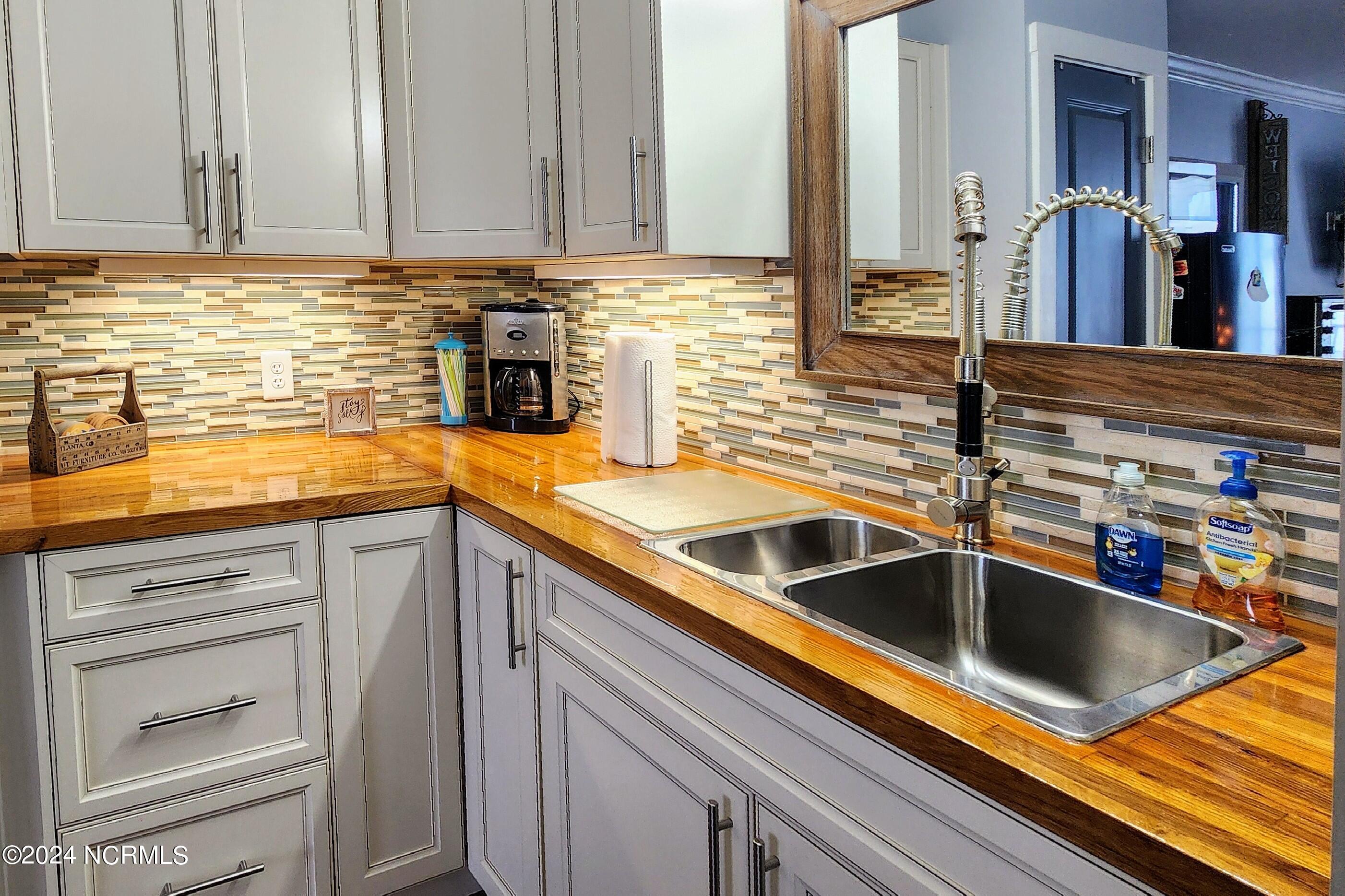 12 Causeway Drive, 208