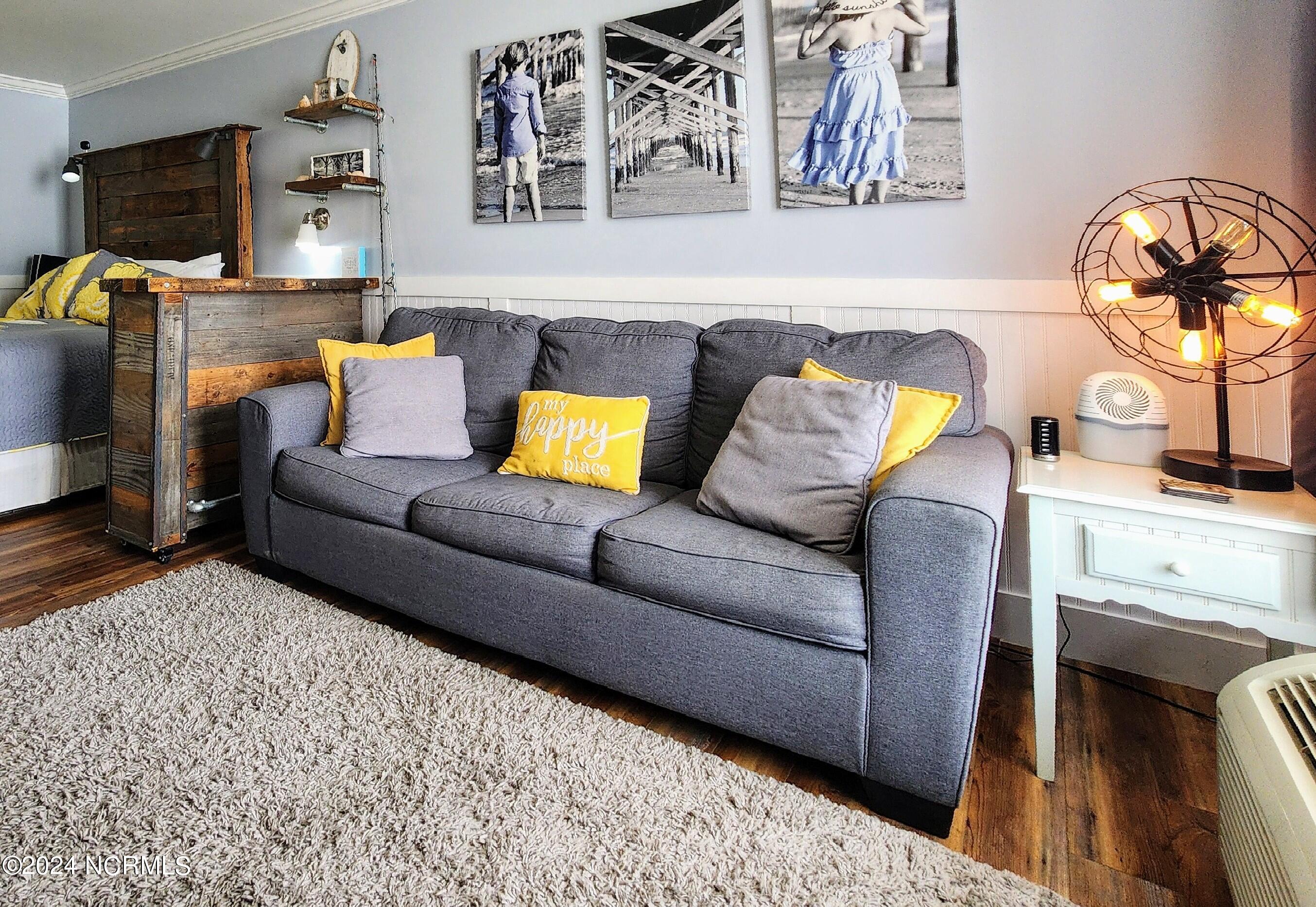 12 Causeway Drive, 208