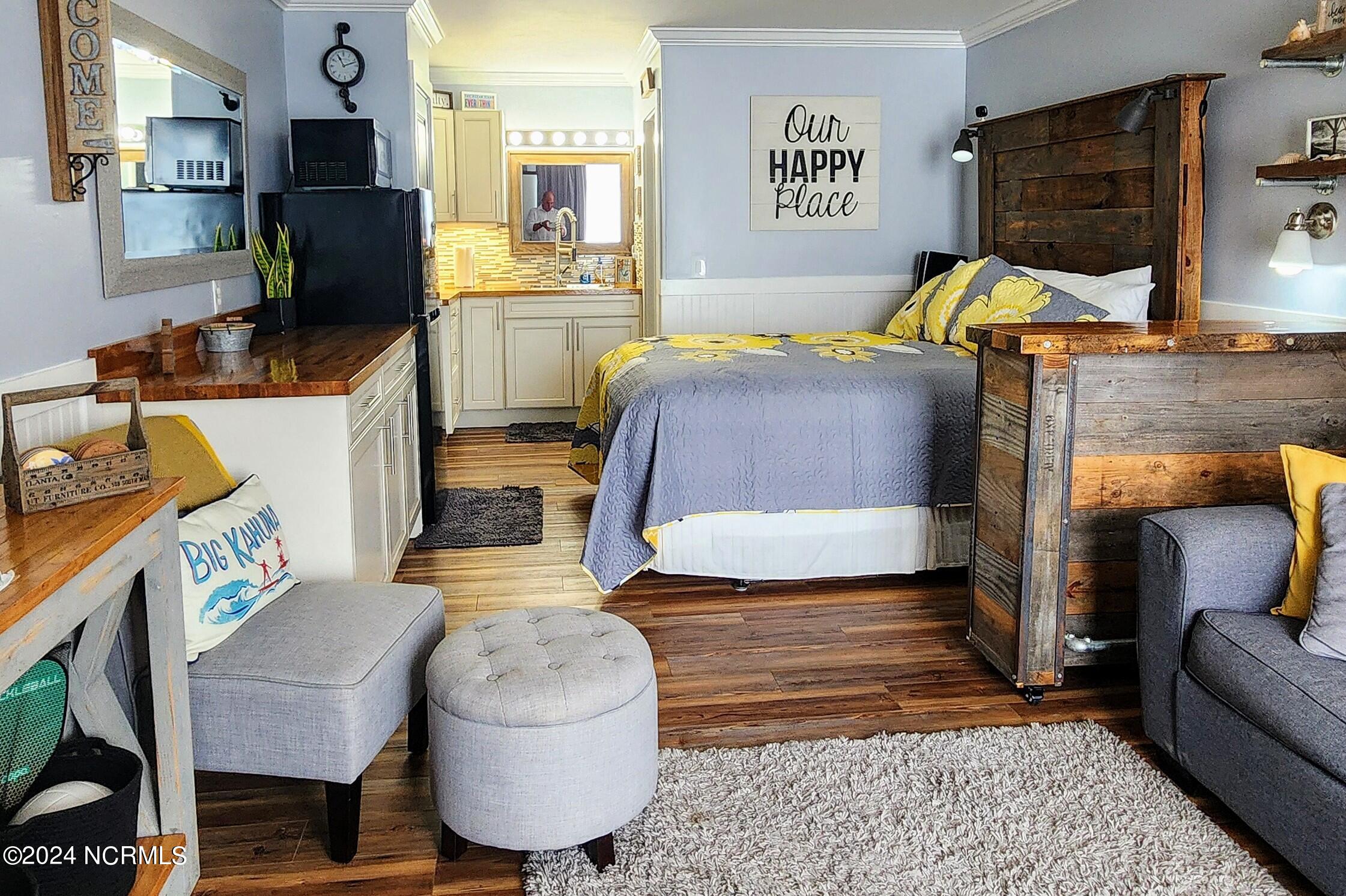 12 Causeway Drive, 208