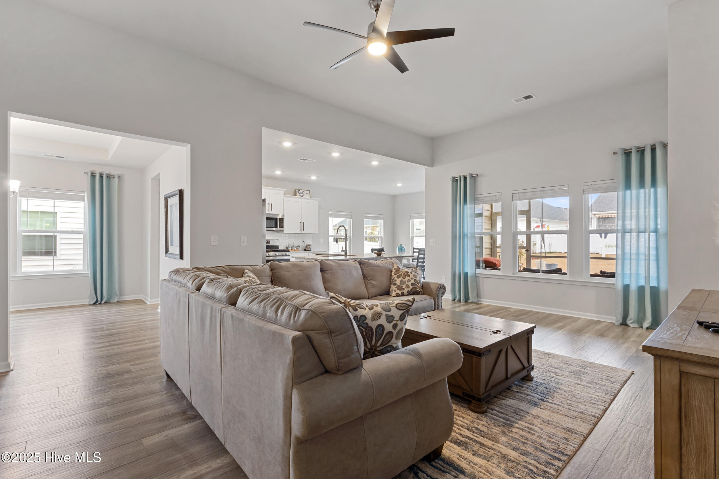 8869 Baton Rouge Avenue NW