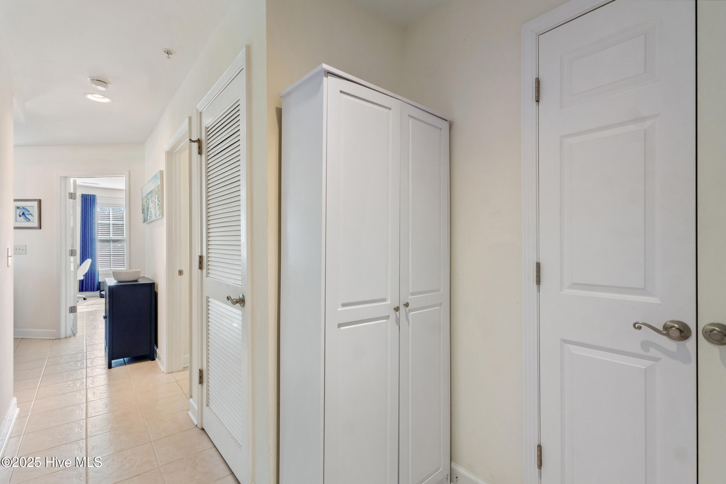 1215 N Middleton Drive NW, 2204